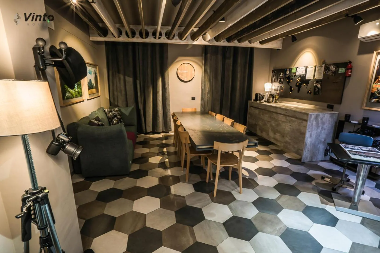 Communal lounge/ TV room in Vinto House Salerno Downtown