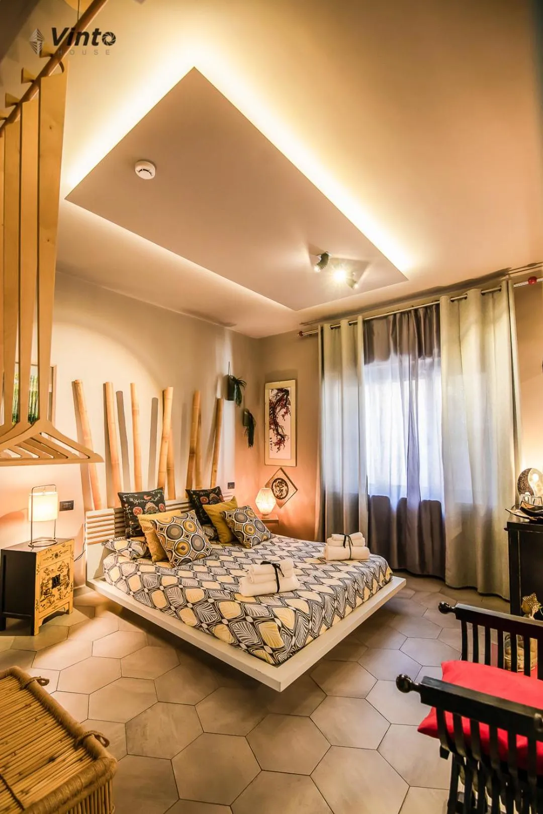 Photo of the whole room, Bed in Vinto House Salerno Downtown