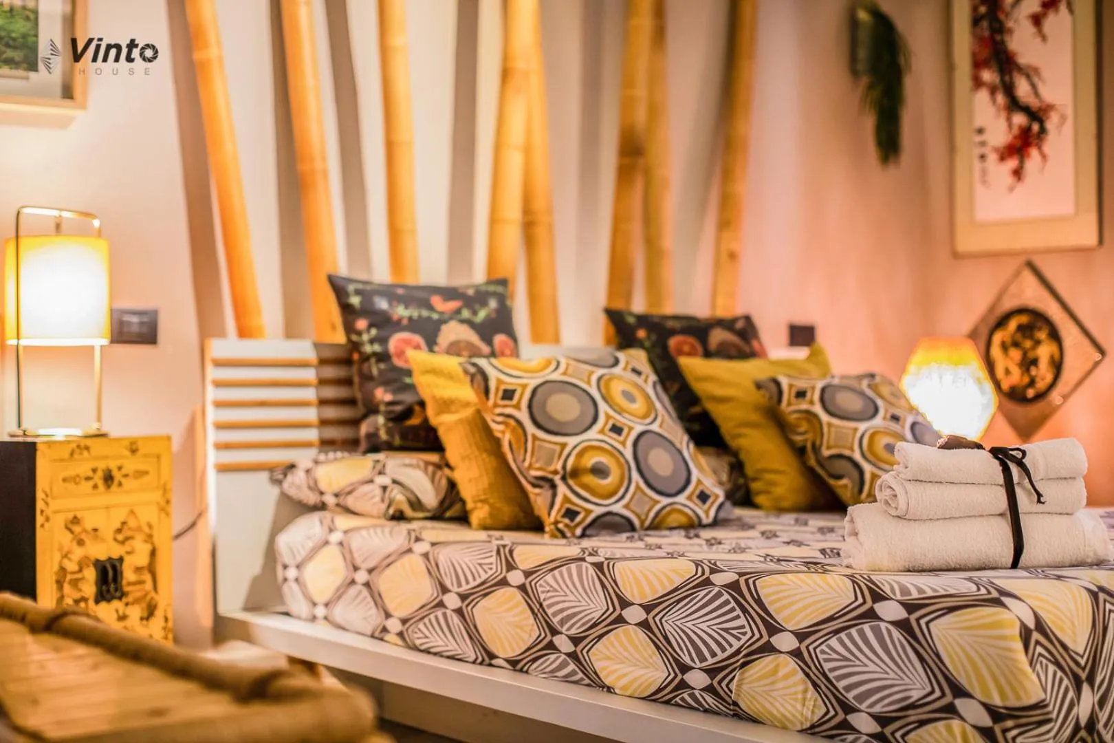 Photo of the whole room, Bed in Vinto House Salerno Downtown