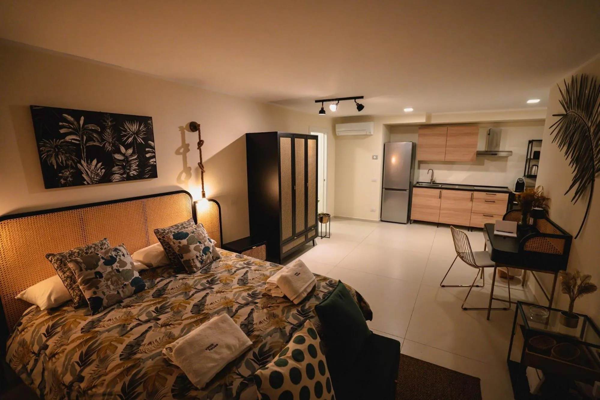 Kitchen or kitchenette, Bed in Vinto House Salerno Downtown