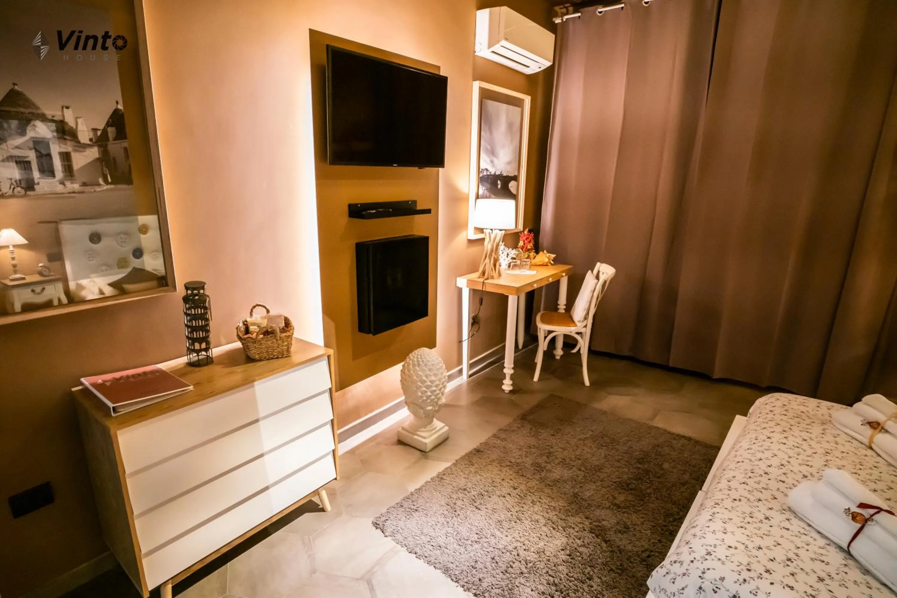 TV and multimedia, Bed in Vinto House Salerno Downtown