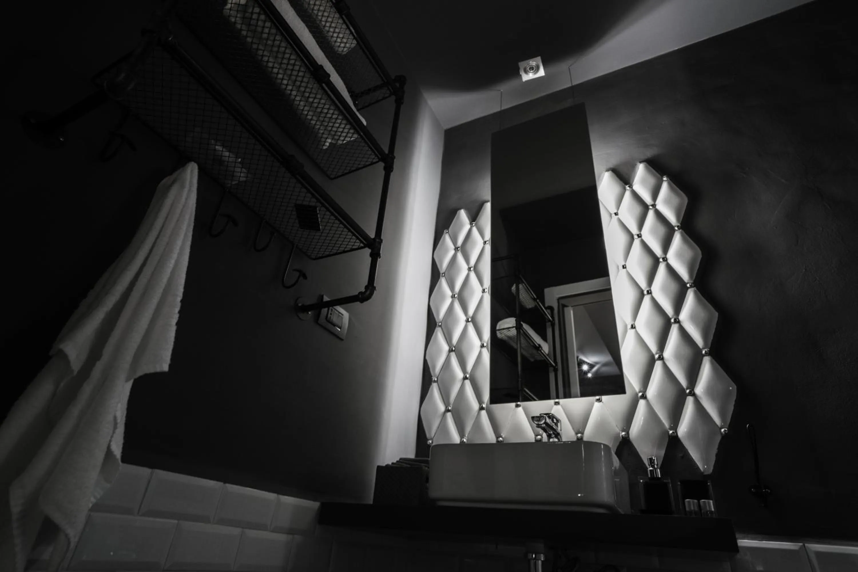 Bathroom, Bed in Vinto House Salerno Downtown