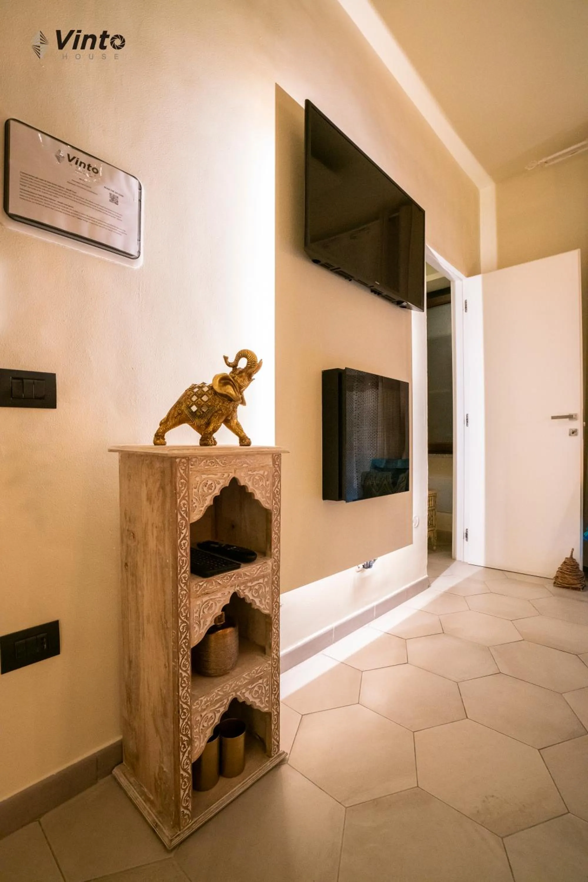 TV and multimedia in Vinto House Salerno Downtown