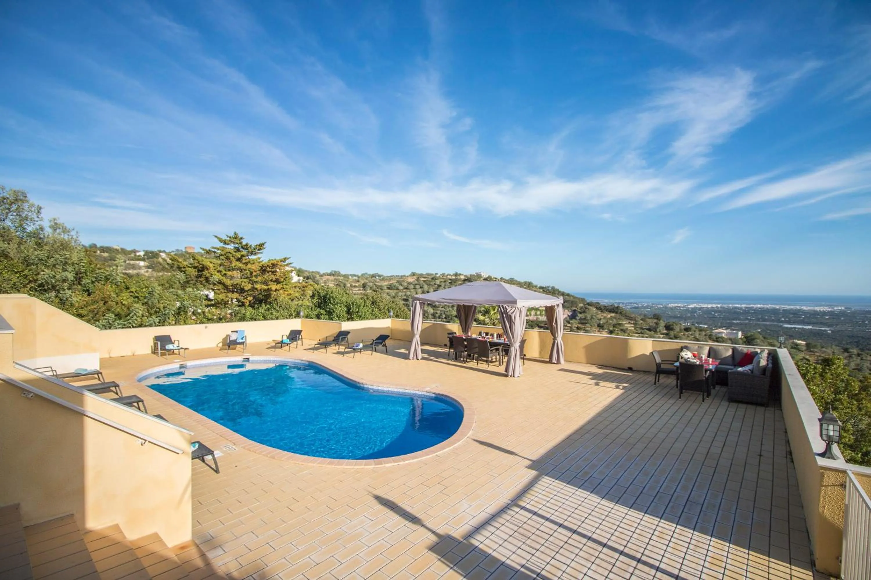 Swimming pool in Villa Panoramica by Algarve Holidays