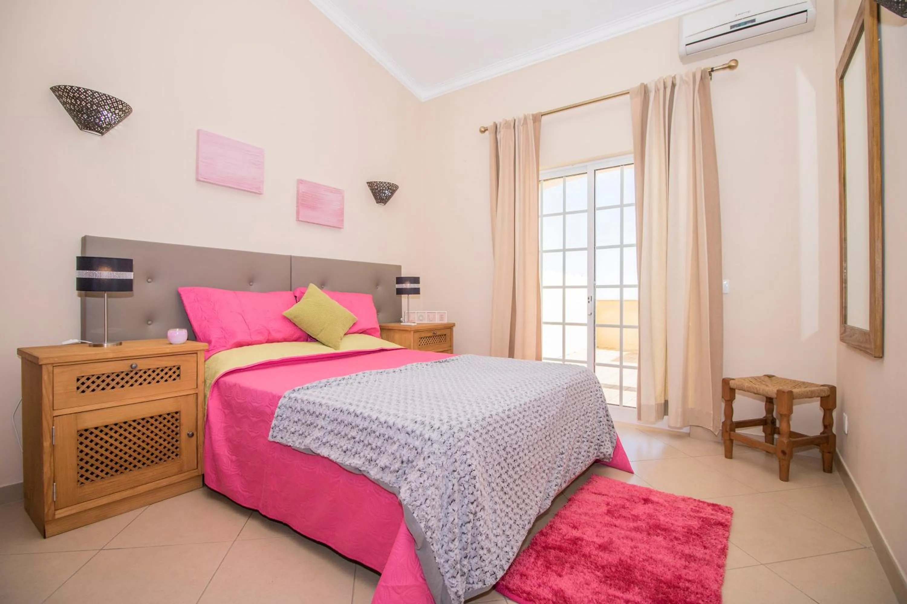 Bedroom, Bed in Villa Panoramica by Algarve Holidays