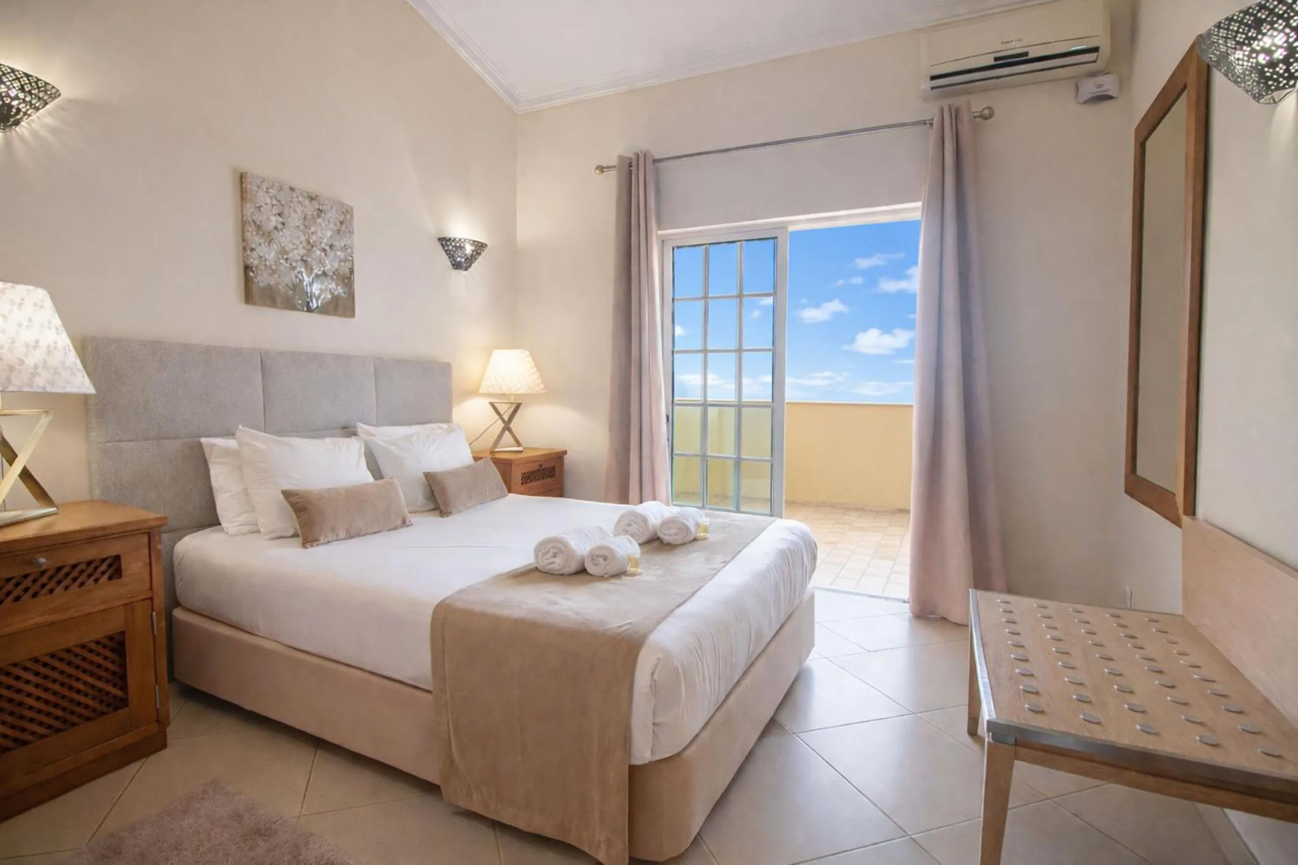 Bed in Villa Panoramica by Algarve Holidays