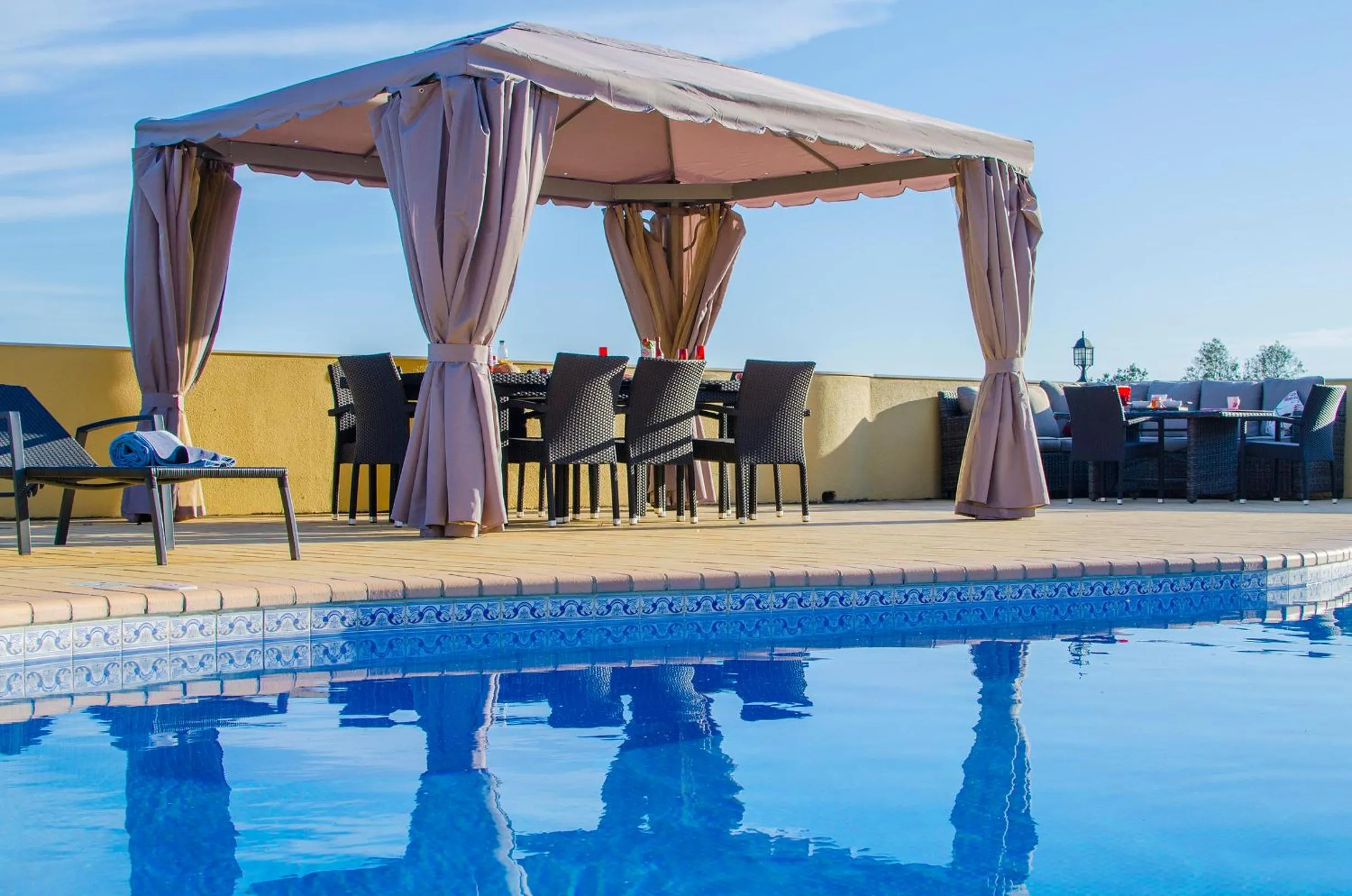 Swimming pool in Villa Panoramica by Algarve Holidays