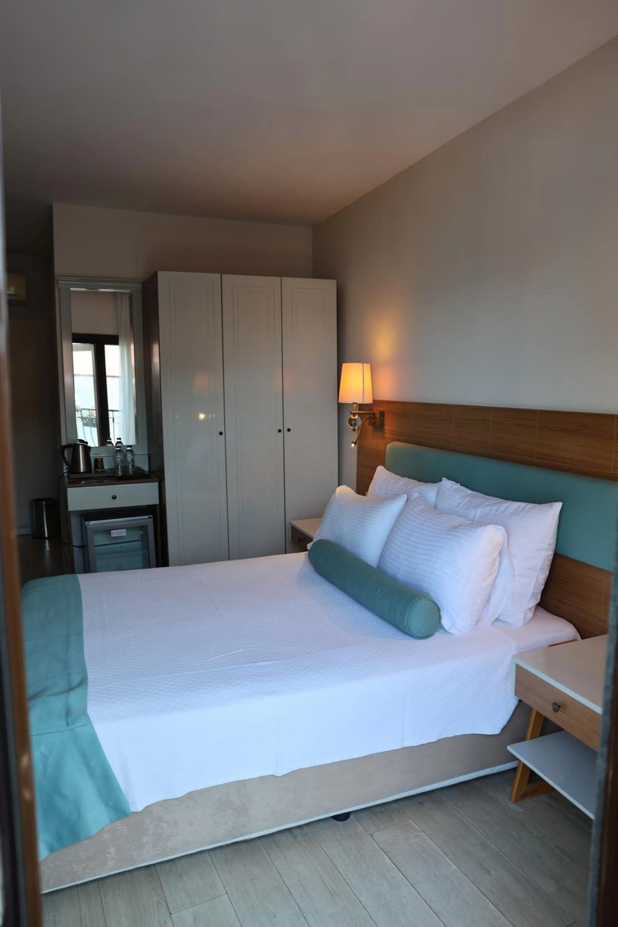 Photo of the whole room, Bed in Sardinia Otel