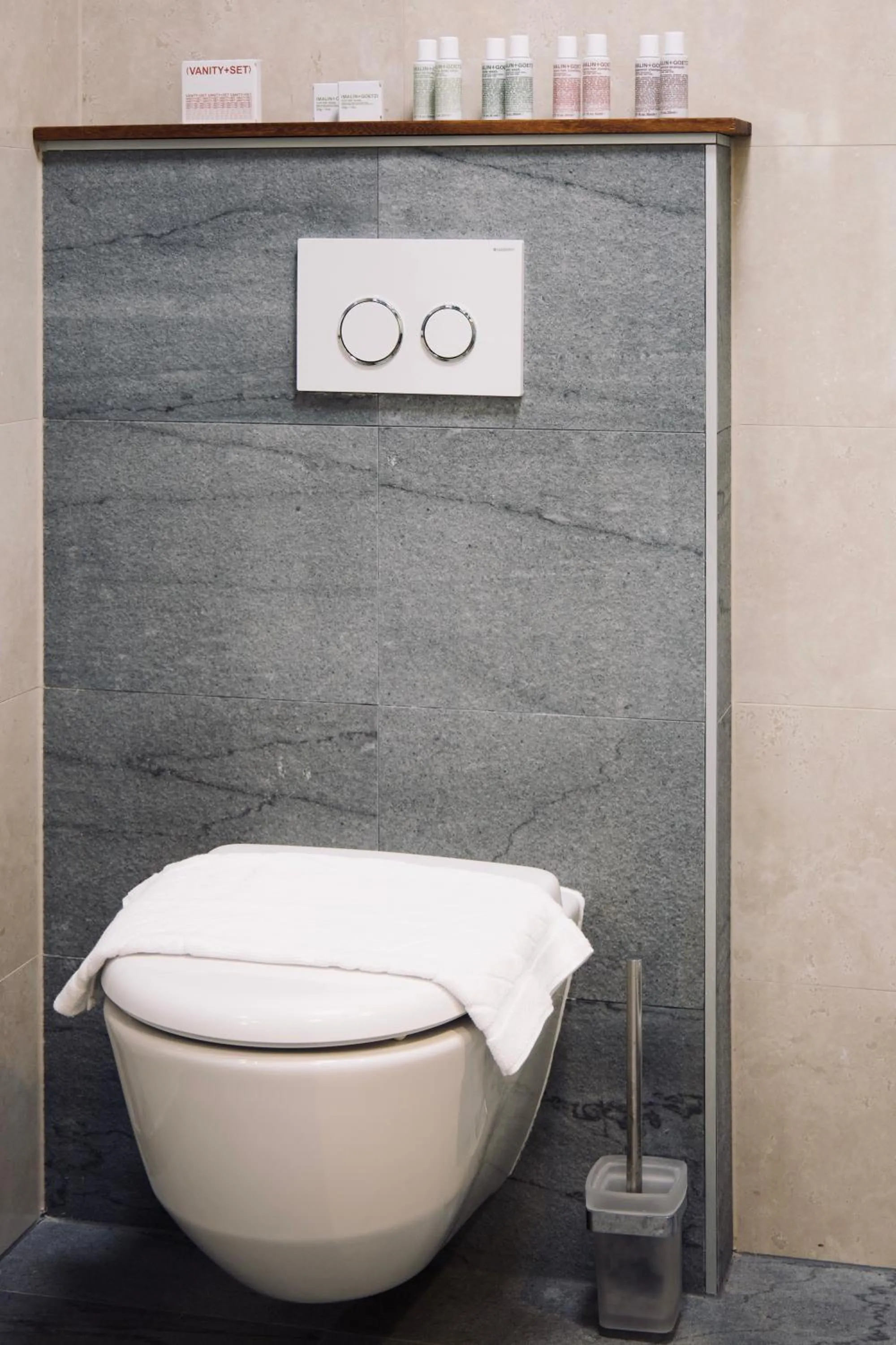 Toilet in Hvar Riva Rooms