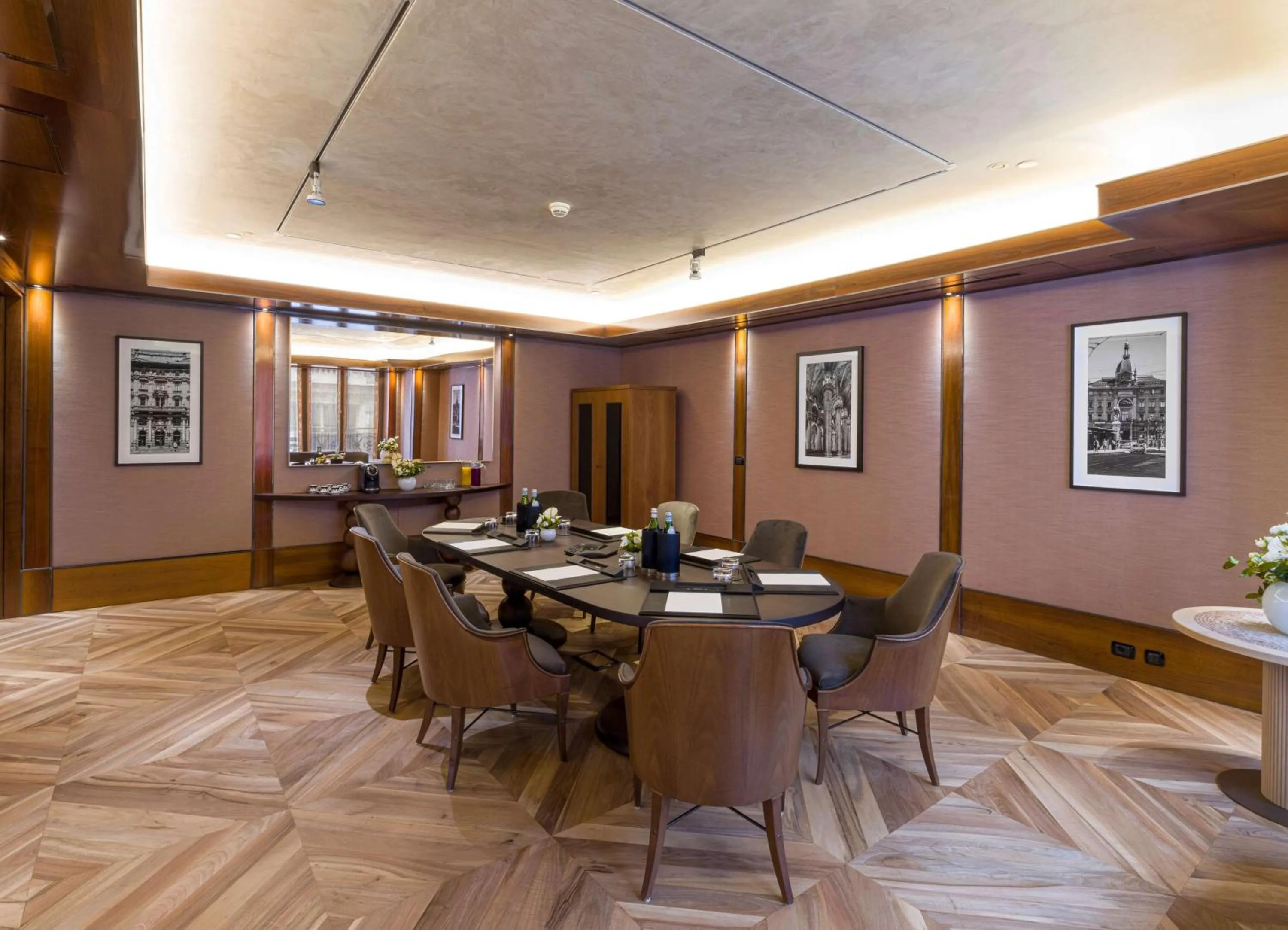 Meeting/conference room in Park Hyatt Milano