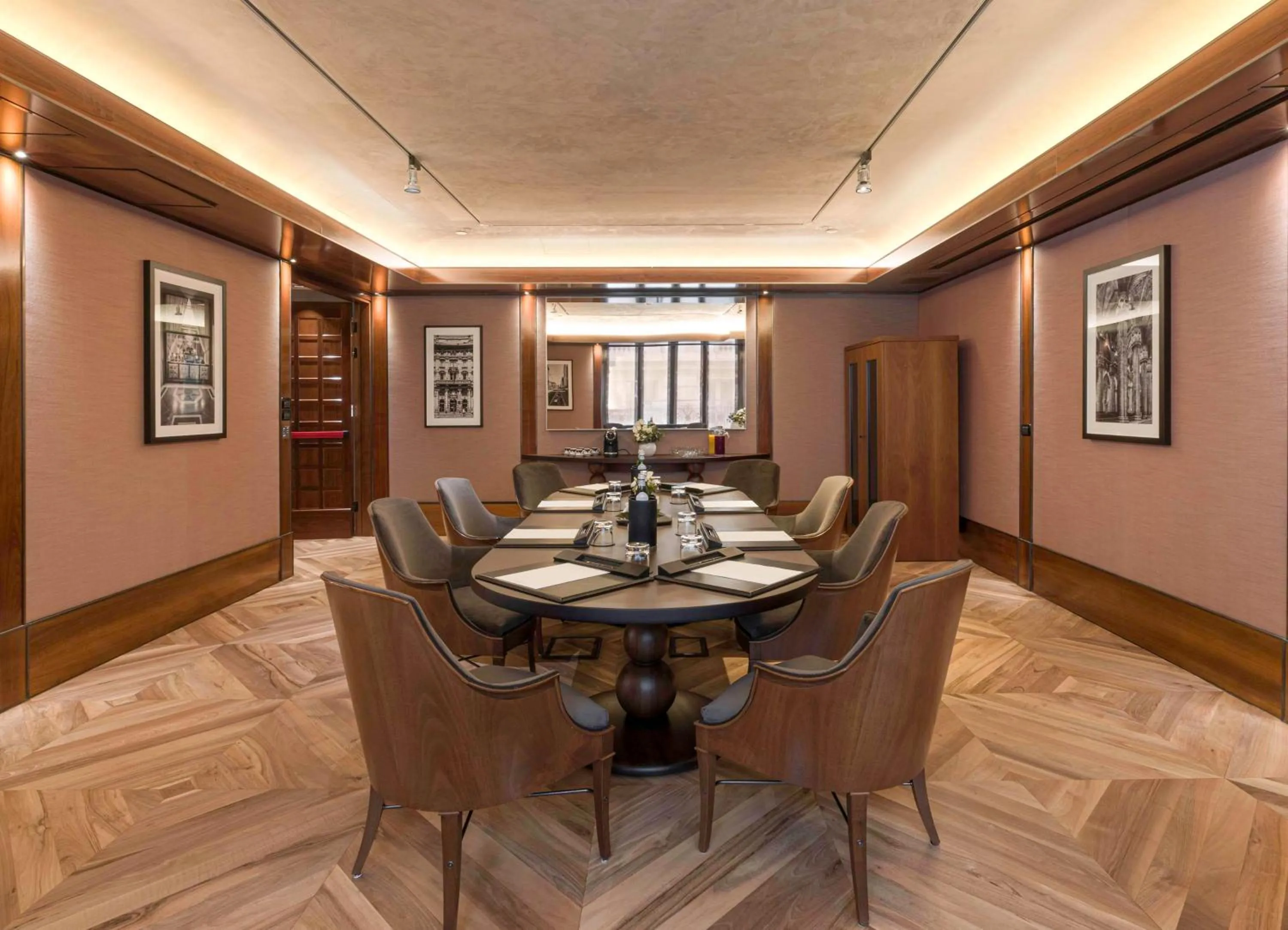 Meeting/conference room in Park Hyatt Milano