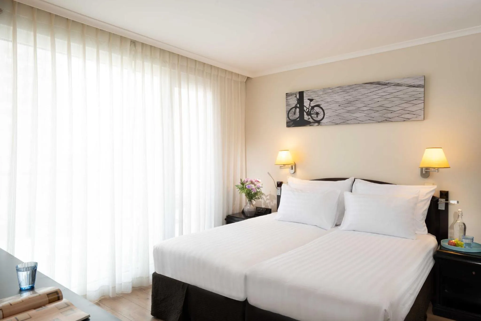 Photo of the whole room, Bed in Crowne Plaza Tel Aviv Beach by IHG