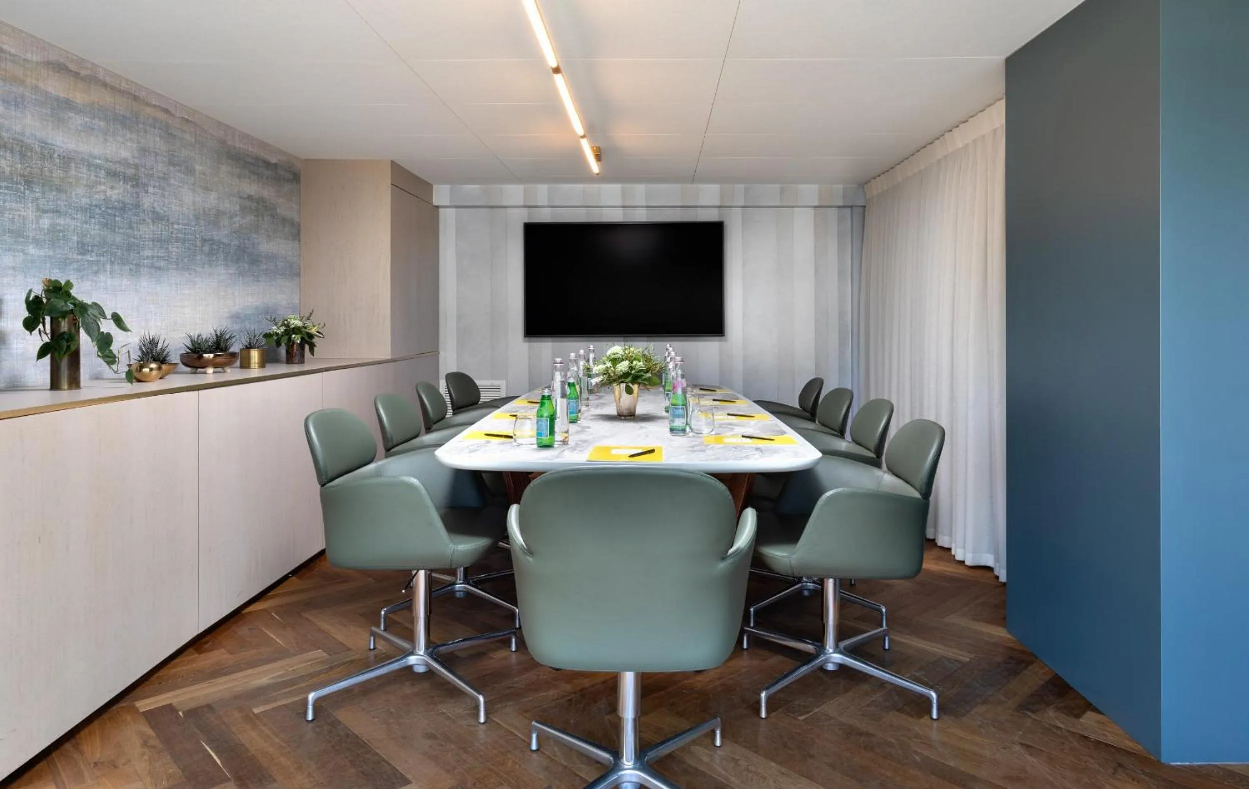 Meeting/conference room in Crowne Plaza Tel Aviv Beach by IHG