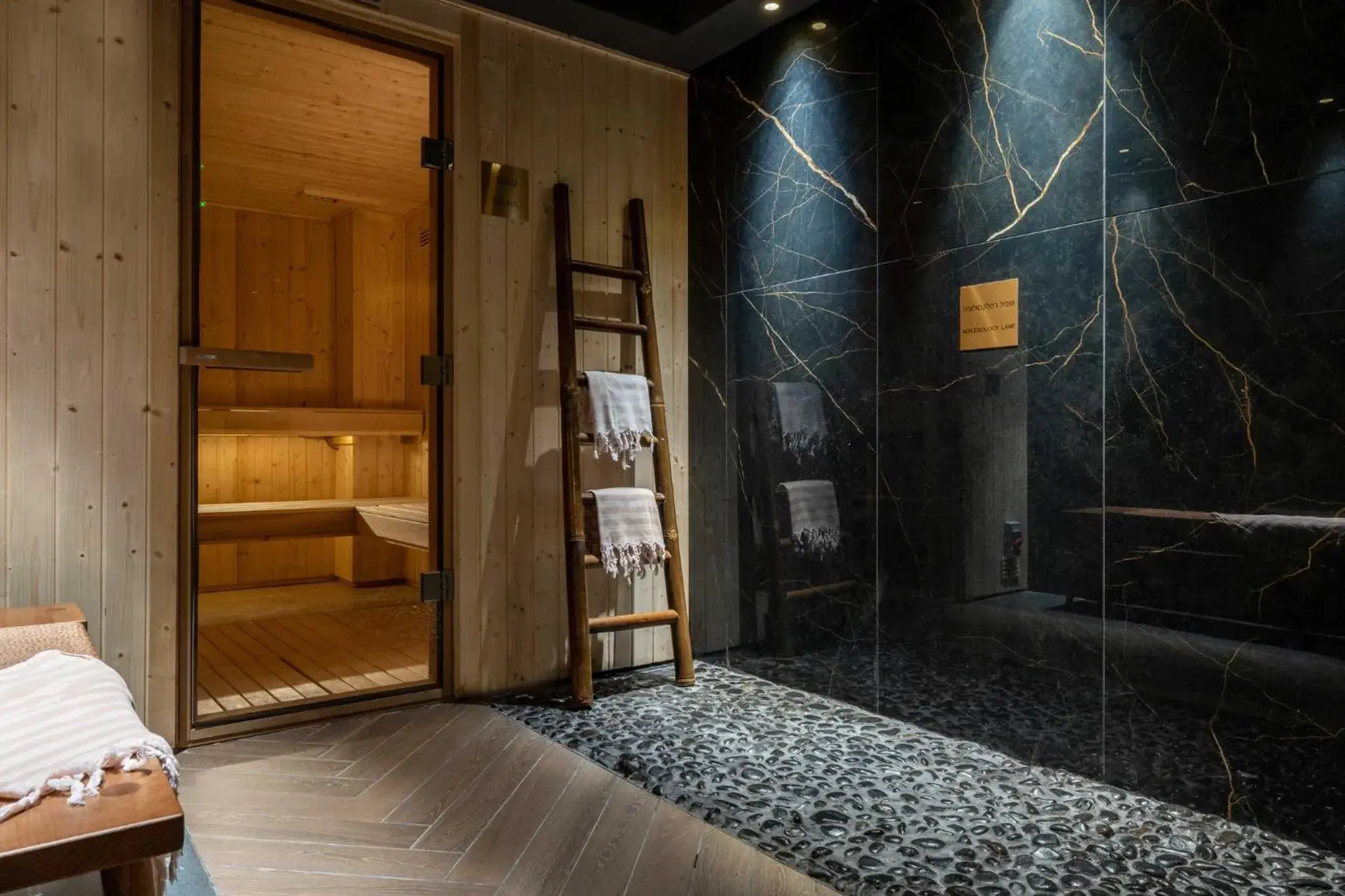 Spa and wellness centre/facilities, Bed in Crowne Plaza Tel Aviv Beach by IHG Spa and wellness centre/facilities, Bed in Crowne Plaza Tel Aviv Beach by IHG