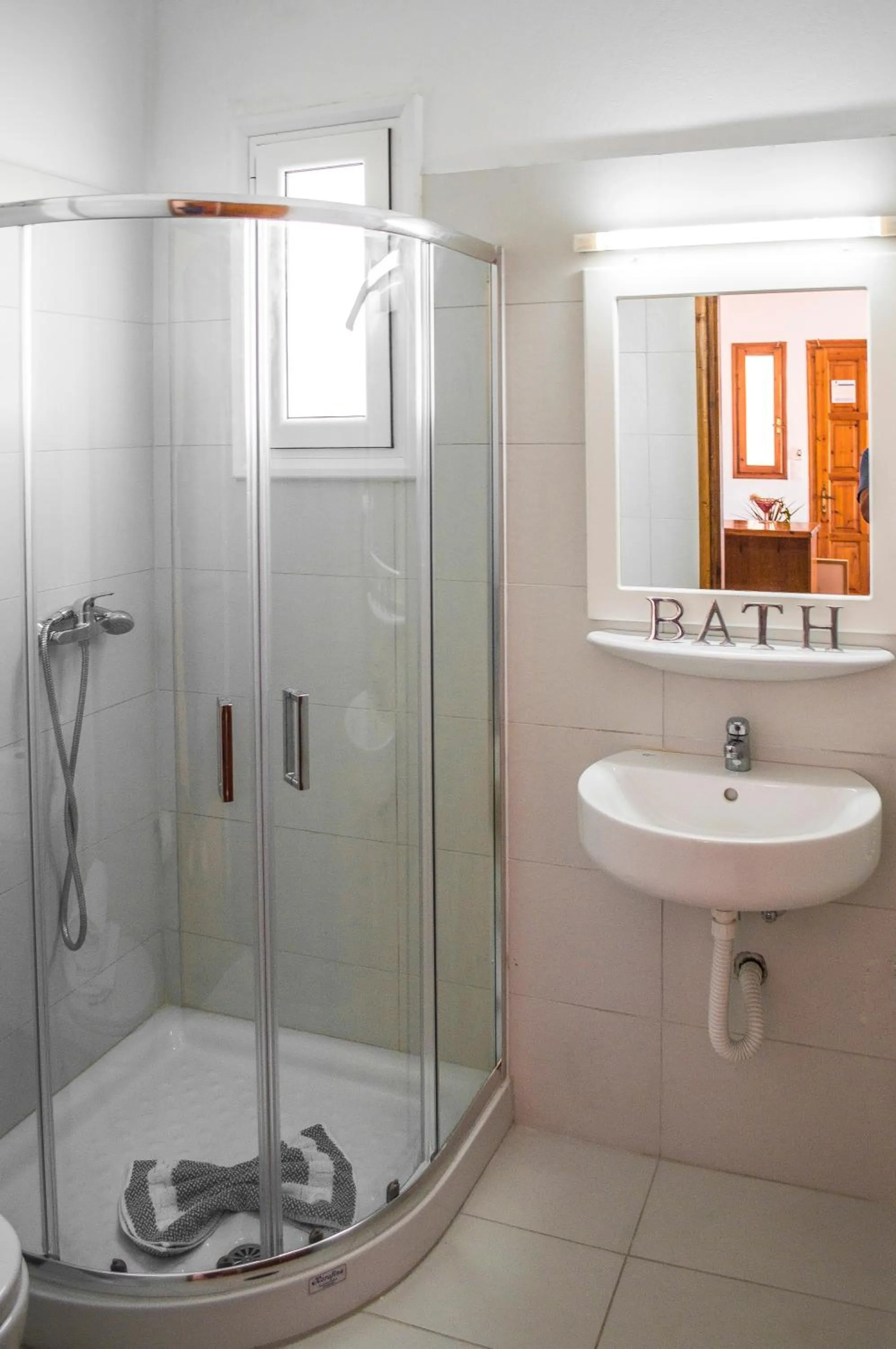 Bathroom in Folies Corfu Town Hotel Apartments