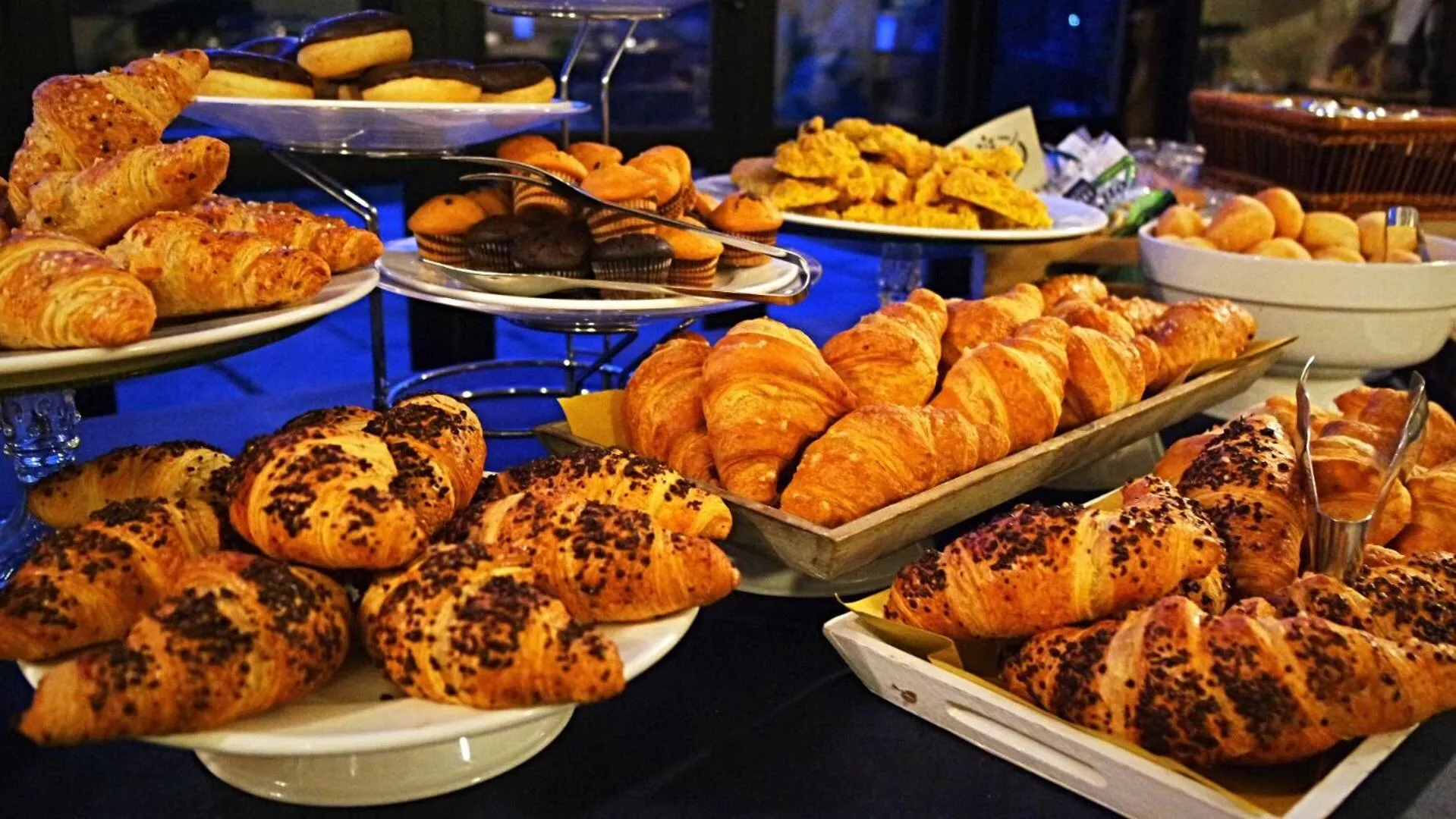 Buffet breakfast in Albergo Della Roccia