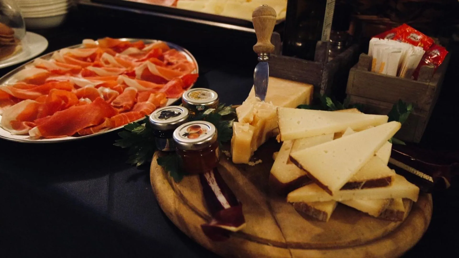 Buffet breakfast in Albergo Della Roccia