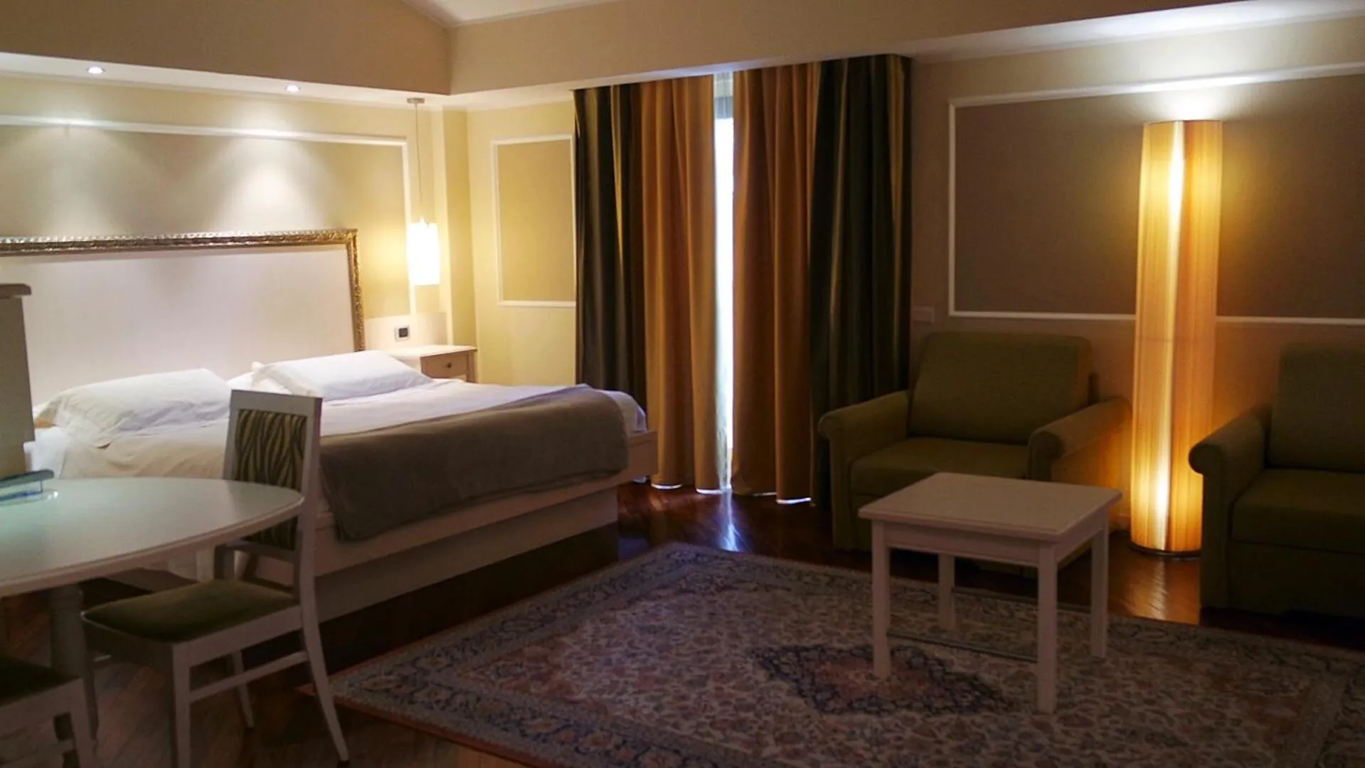 Photo of the whole room, Bed in Albergo Della Roccia