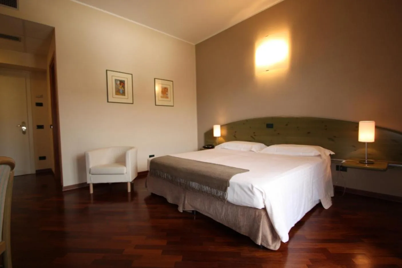 Photo of the whole room, Bed in Albergo Della Roccia