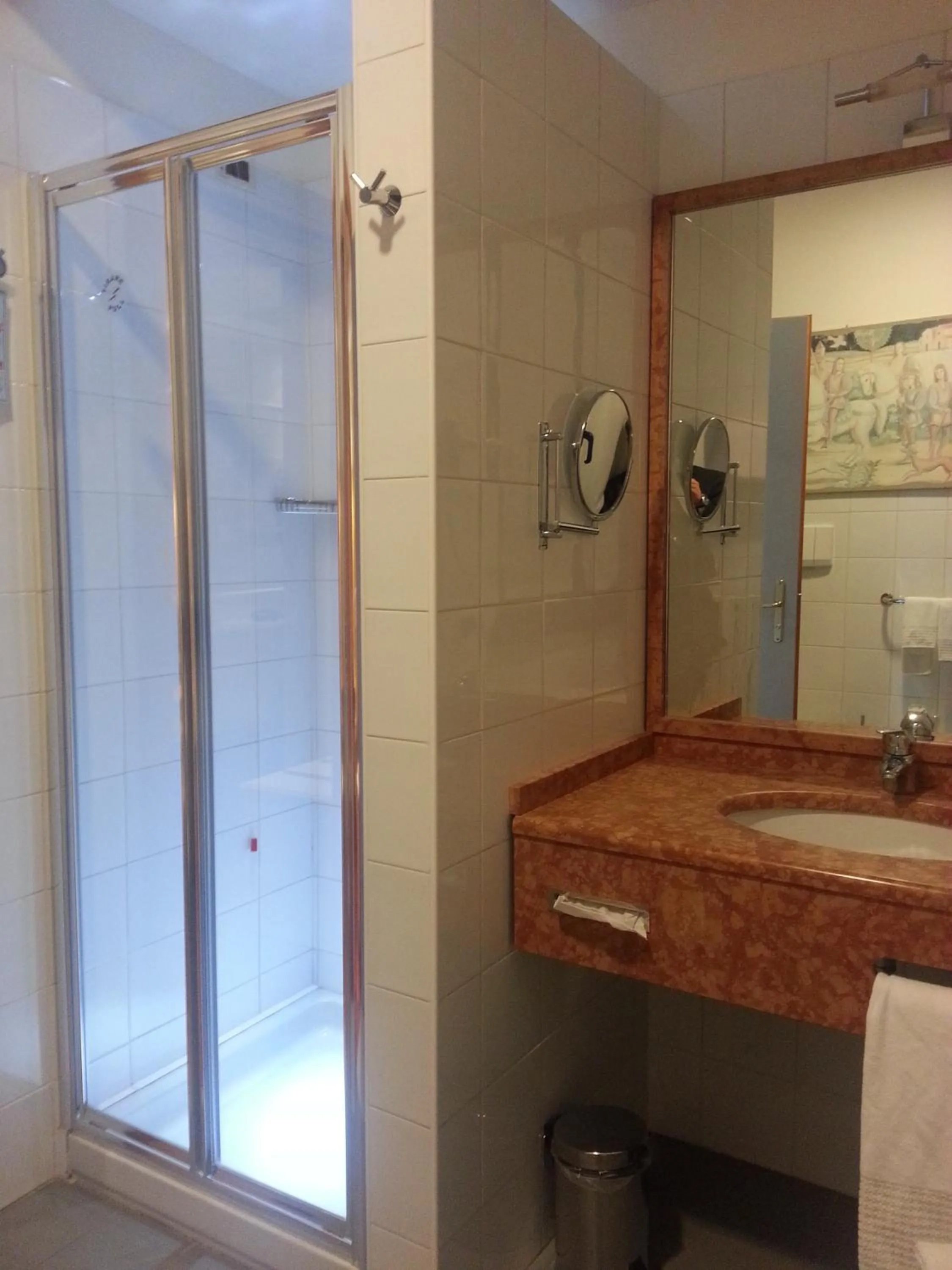 Bathroom in Albergo Della Roccia