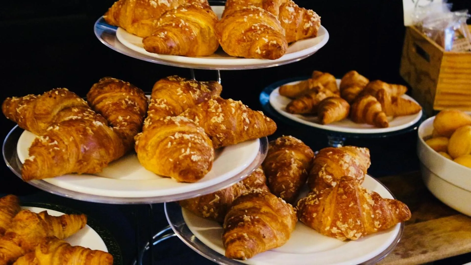 Buffet breakfast in Albergo Della Roccia