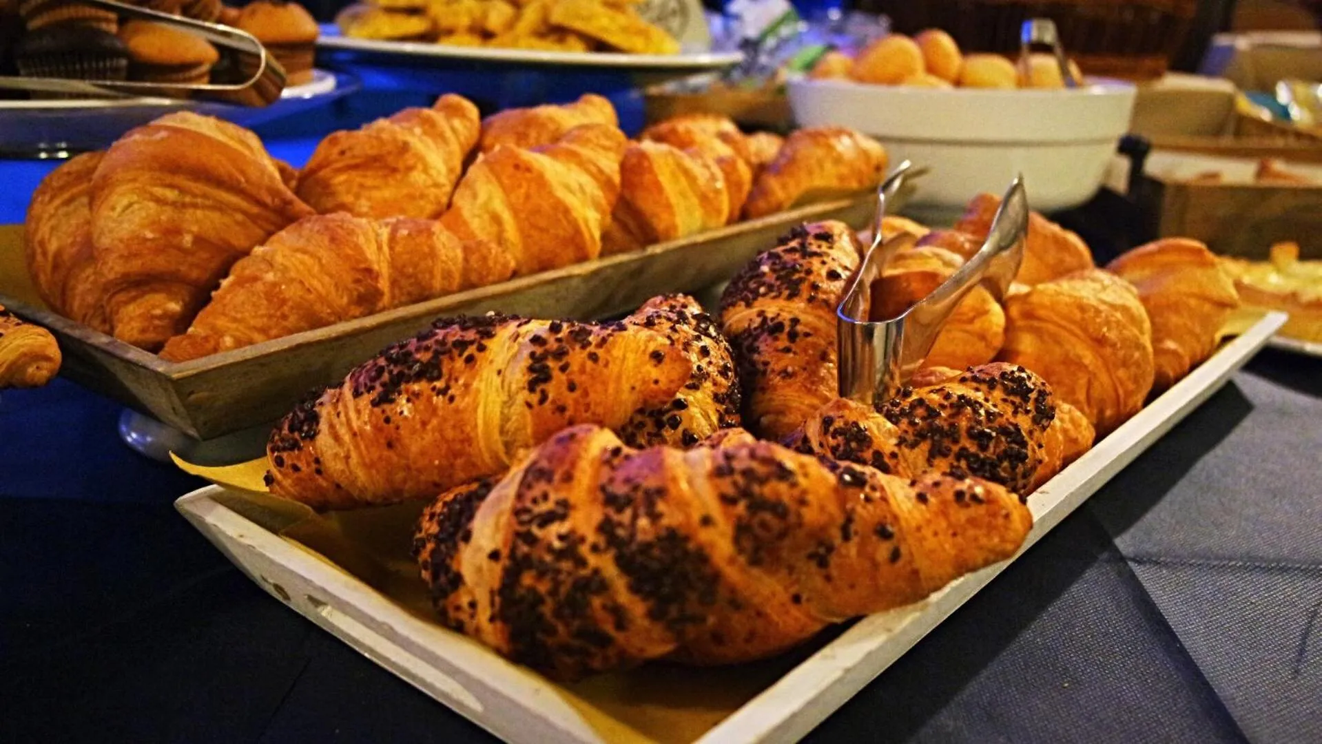 Buffet breakfast in Albergo Della Roccia