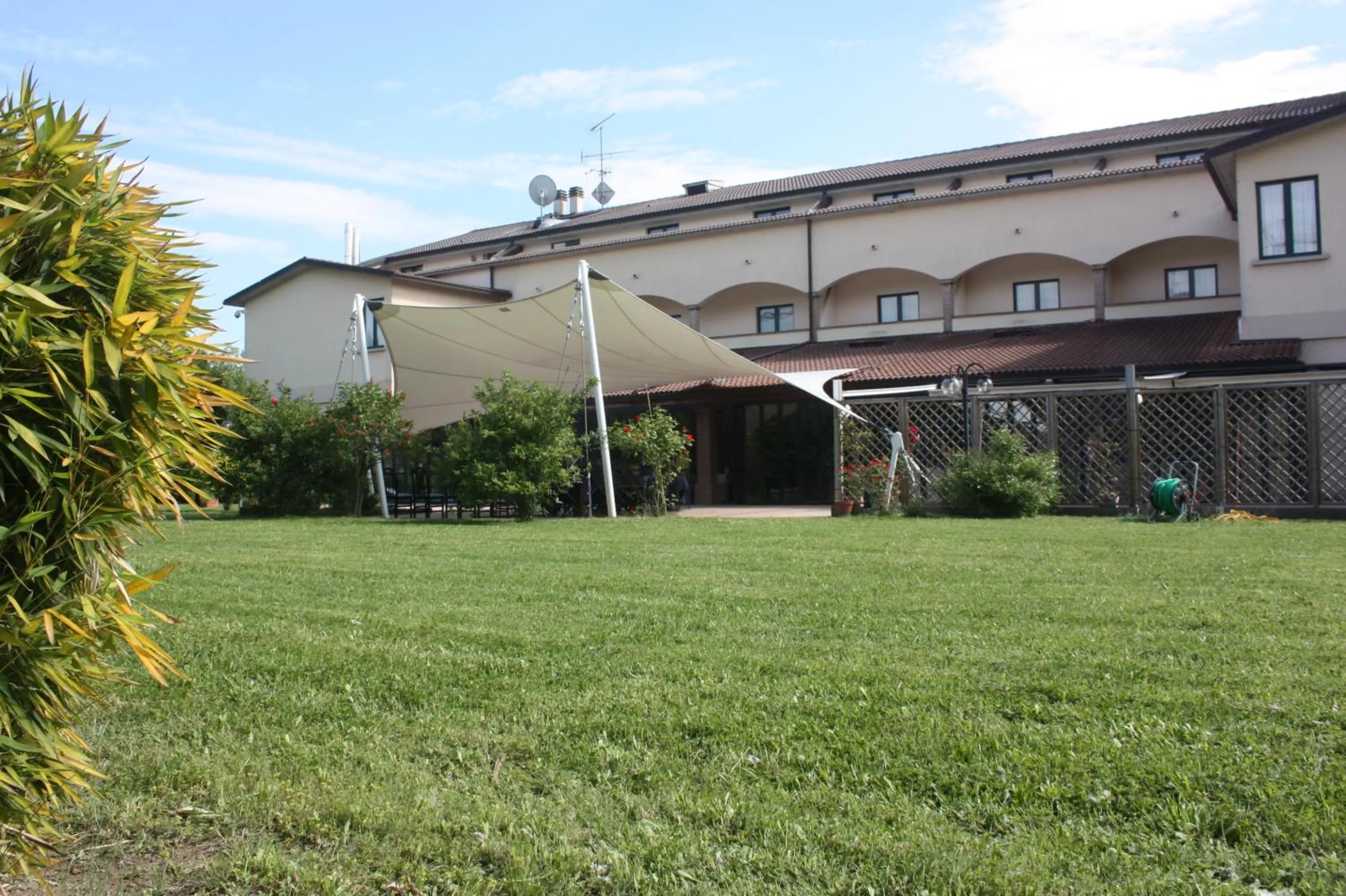 Garden view in Albergo Della Roccia