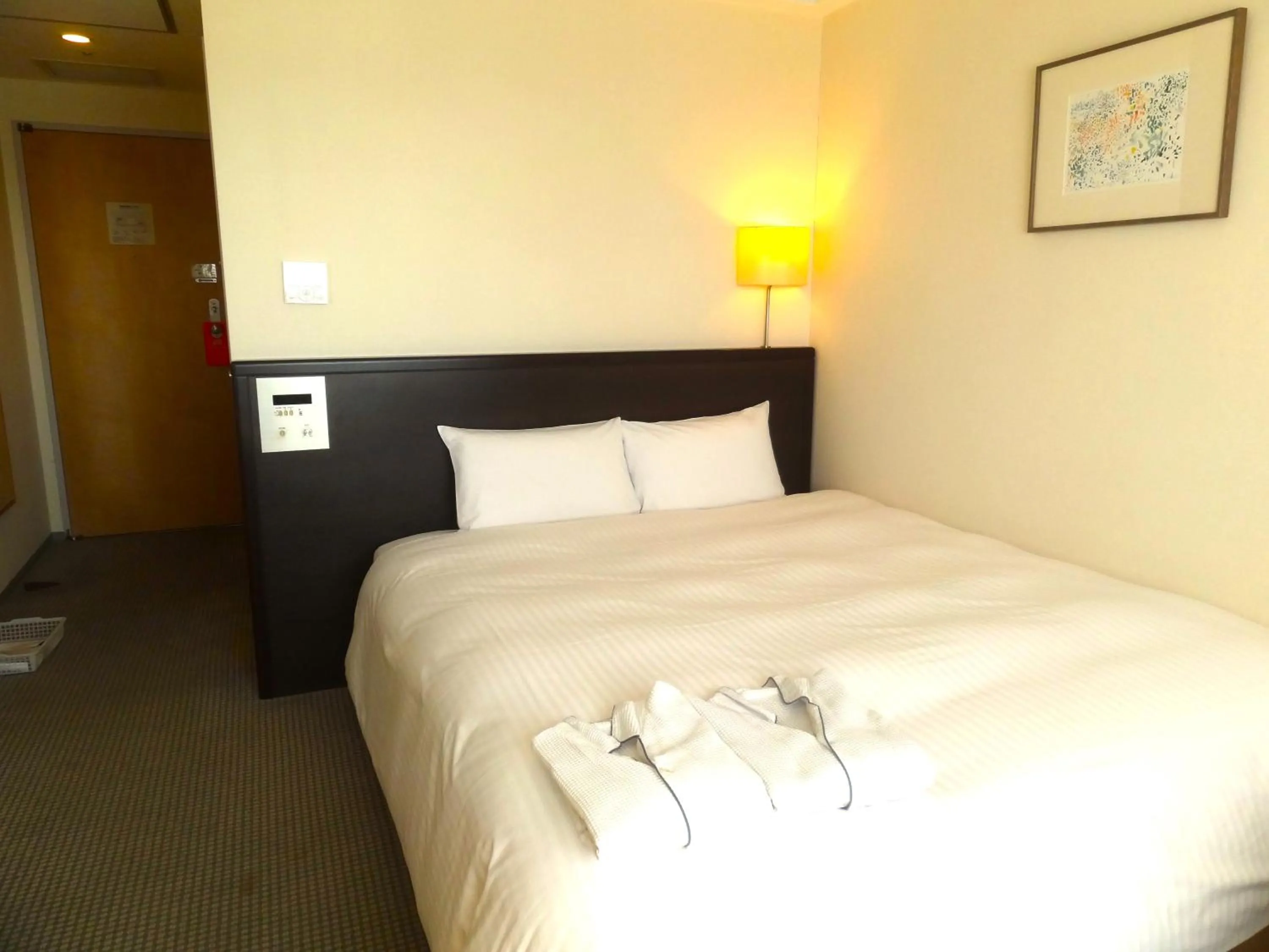 Bed in Yokohama Techno Tower Hotel