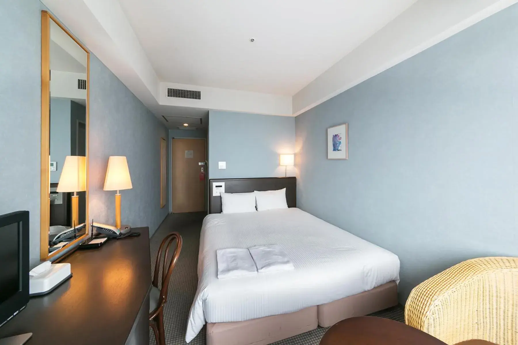 Photo of the whole room, Bed in Yokohama Techno Tower Hotel Photo of the whole room, Bed in Yokohama Techno Tower Hotel