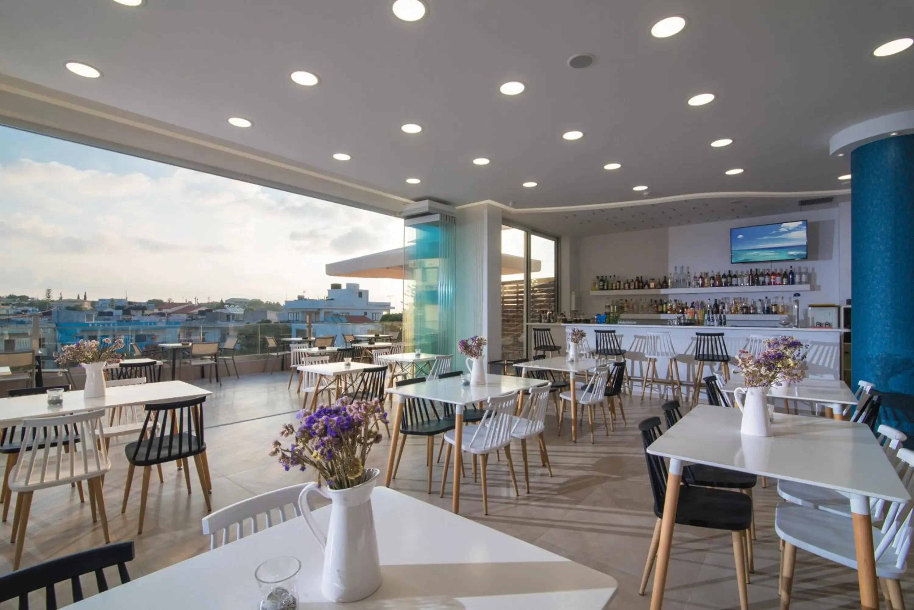 Lounge or bar in Belvedere Village Lounge or bar in Belvedere Village