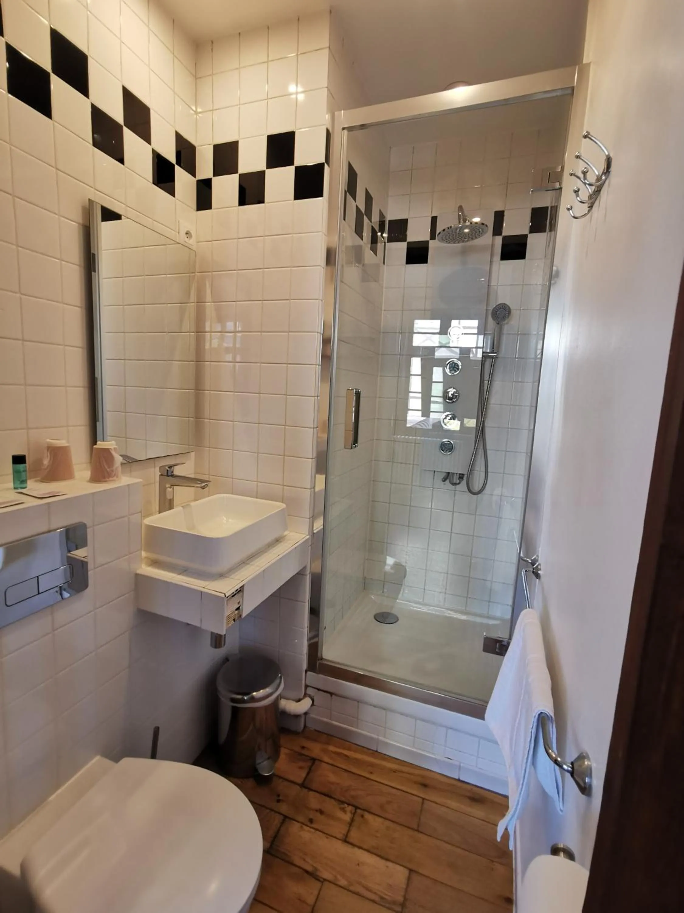 Shower in Hotel La Résidence Manoir De La Salamandre