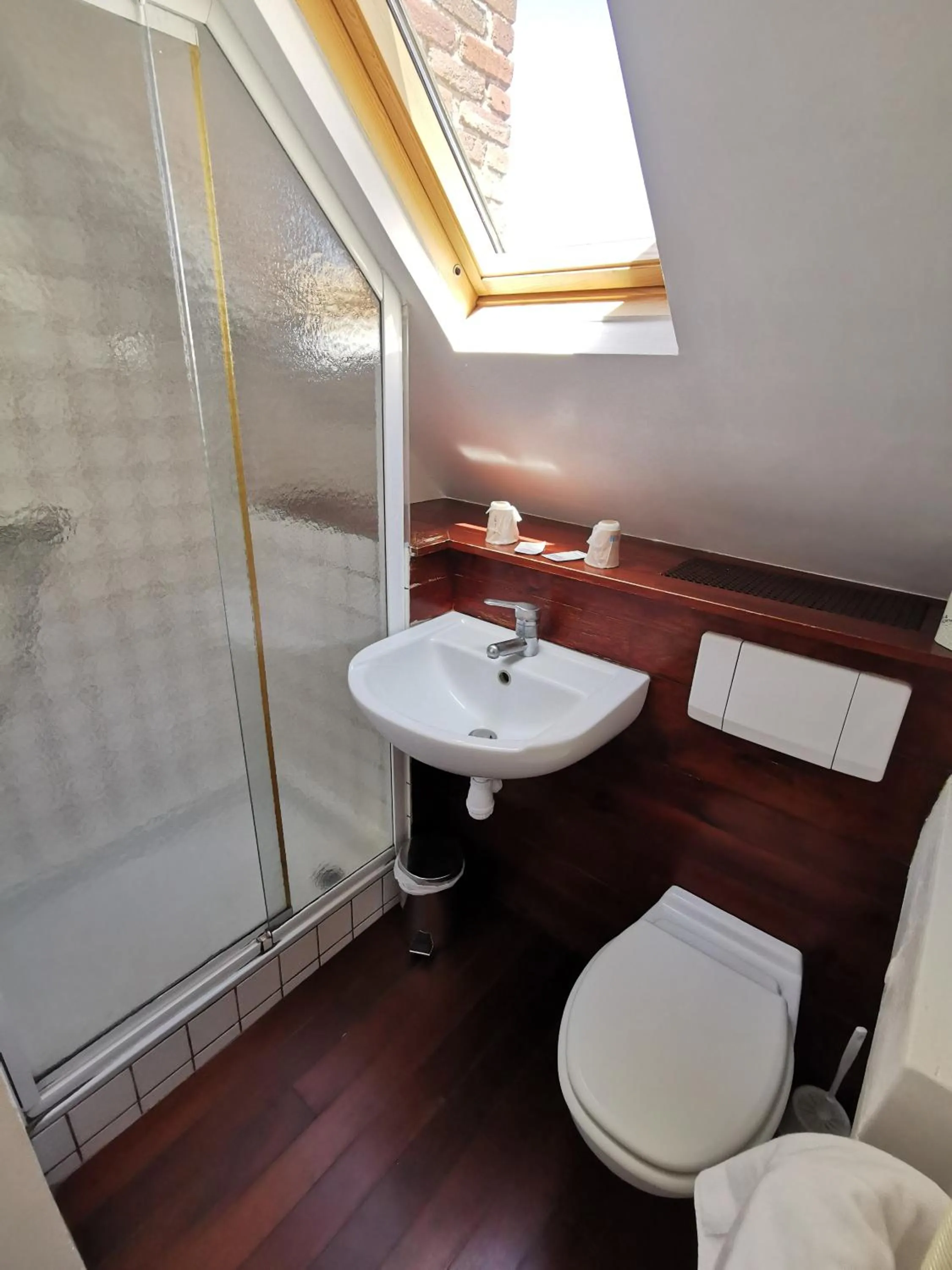 Shower in Hotel La Résidence Manoir De La Salamandre