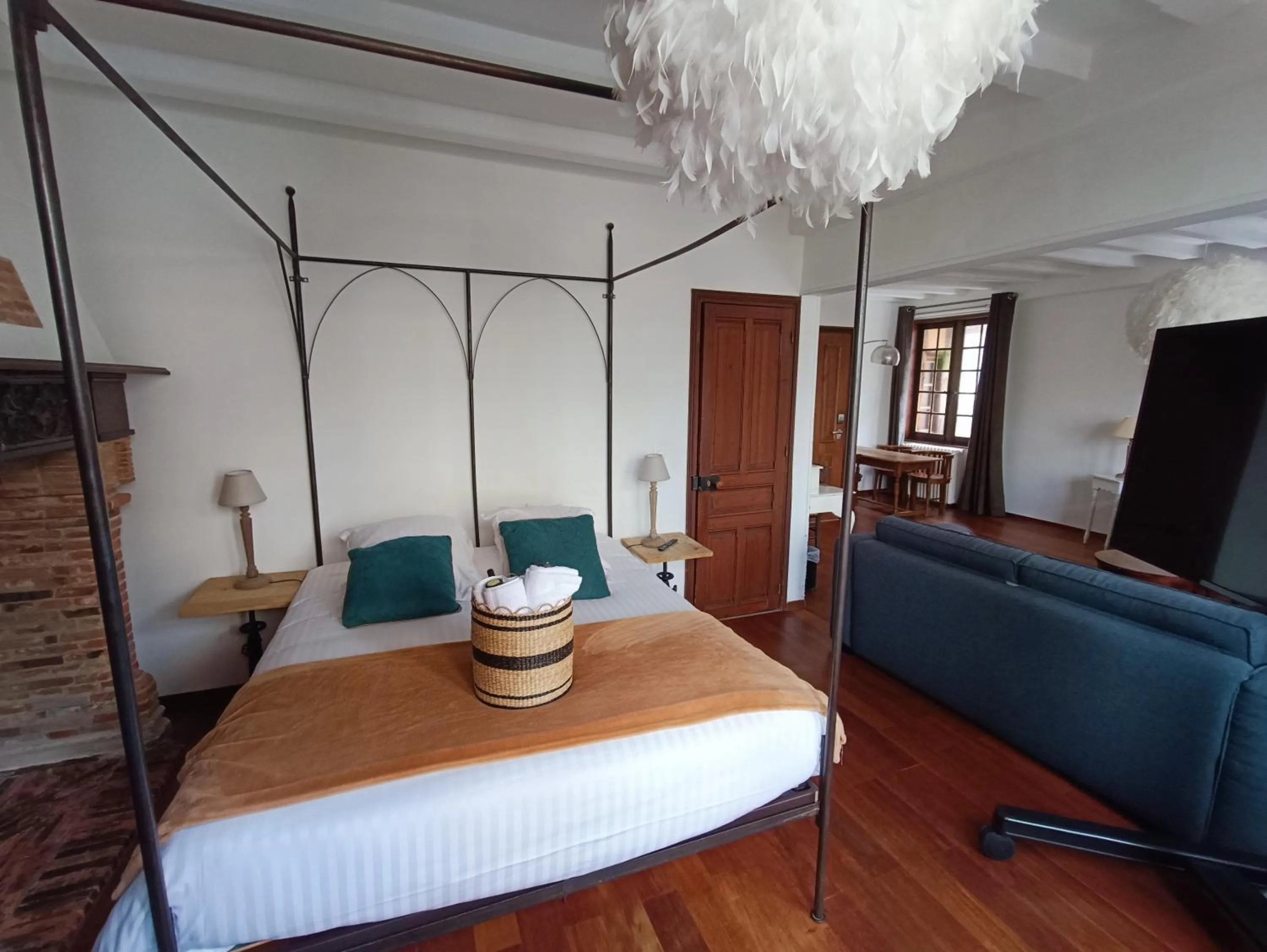 Bedroom, Bed in Hotel La Résidence Manoir De La Salamandre