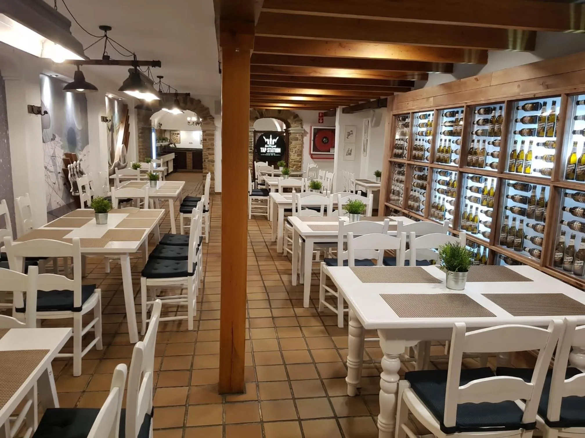 Restaurant/places to eat in Hotel Telecabina