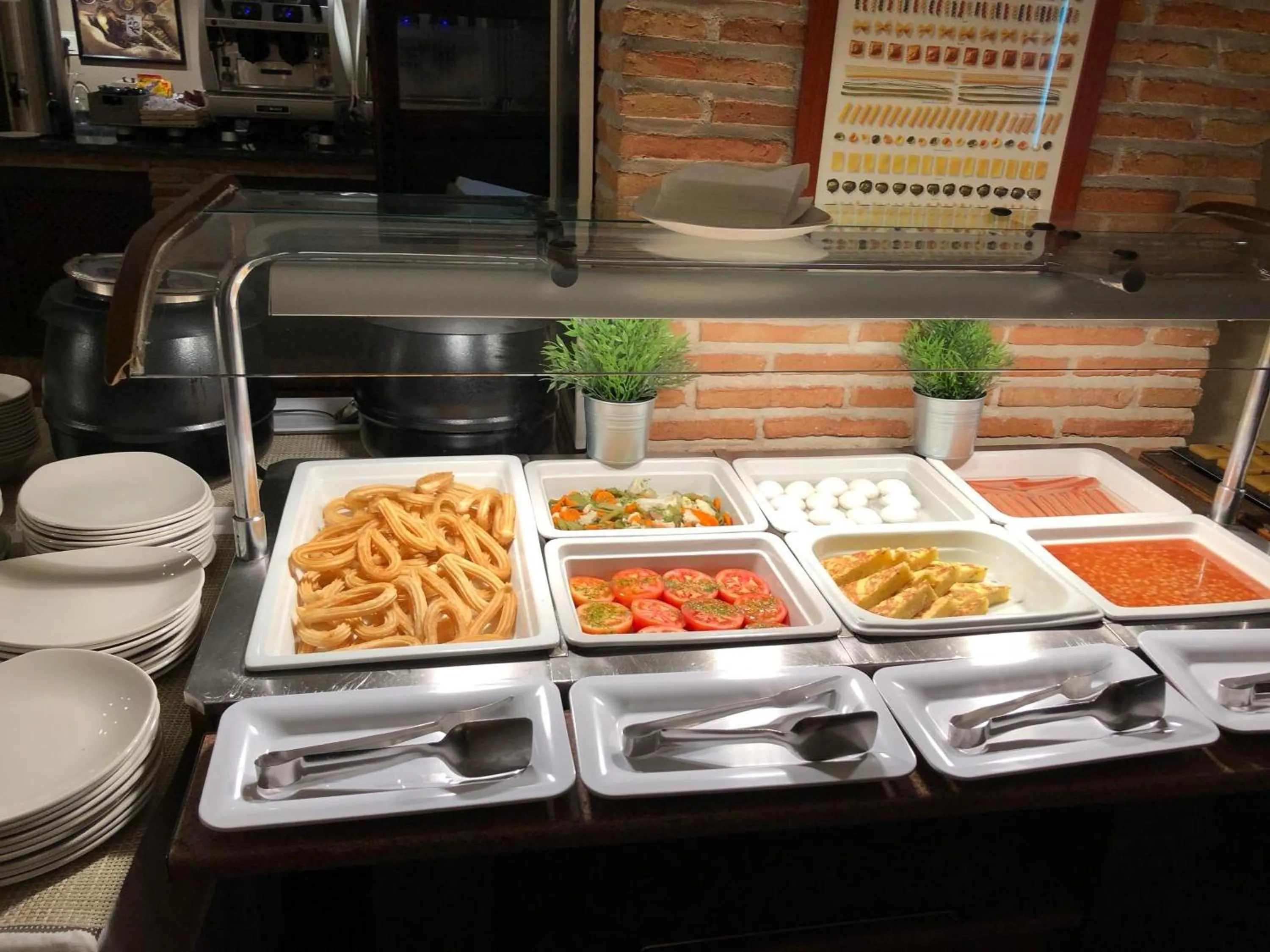 American breakfast in Hotel Telecabina