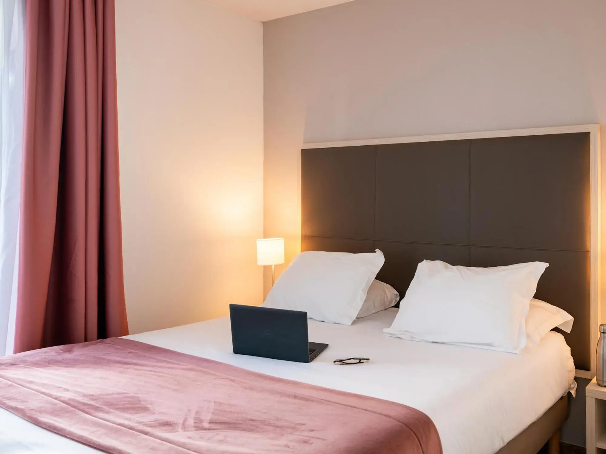 One-Bedroom Apartment (4 Adults) in Séjours & Affaires Caen Le Clos Beaumois One-Bedroom Apartment (4 Adults) in Séjours & Affaires Caen Le Clos Beaumois