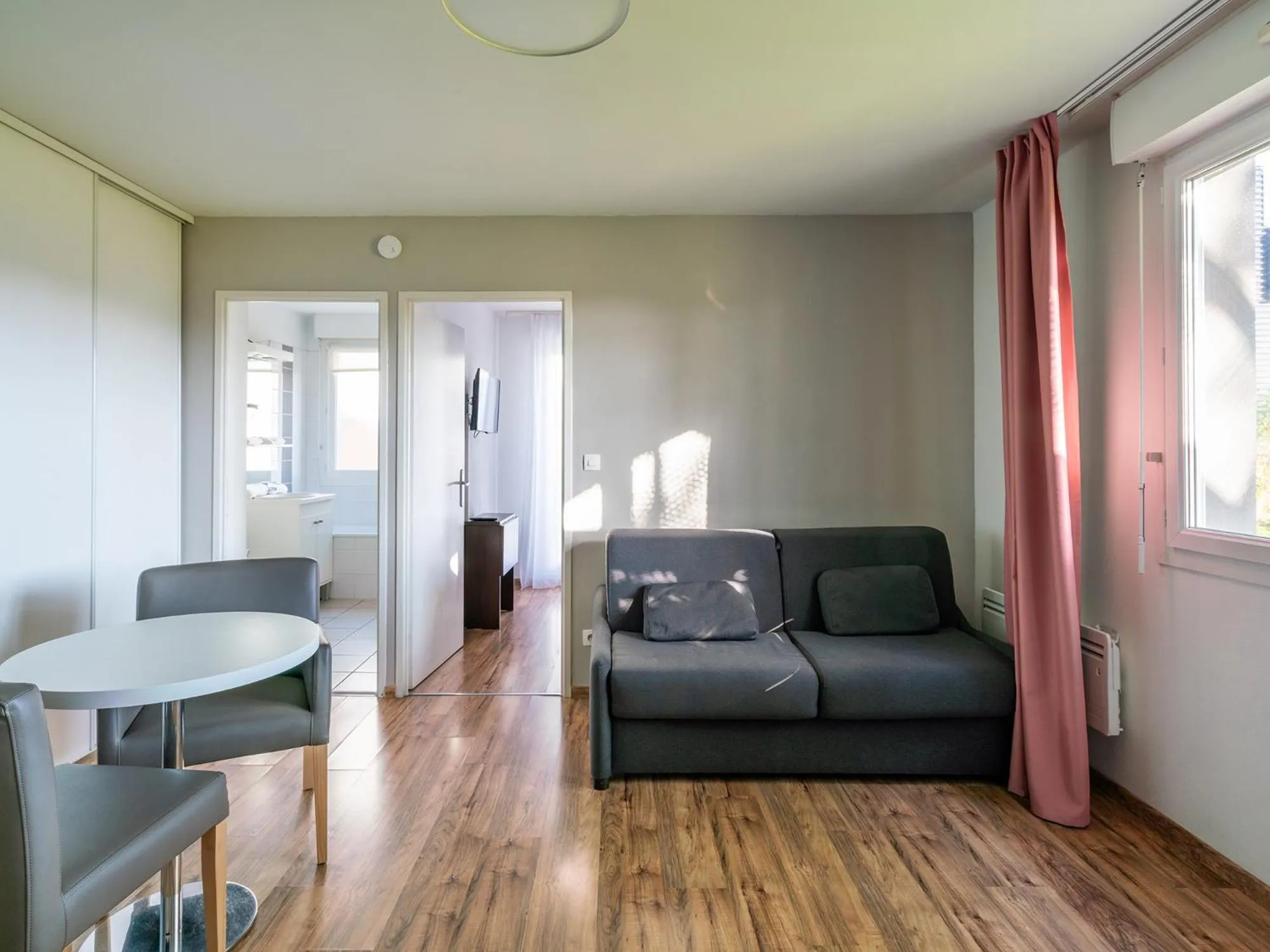 Bathroom in Séjours & Affaires Caen Le Clos Beaumois