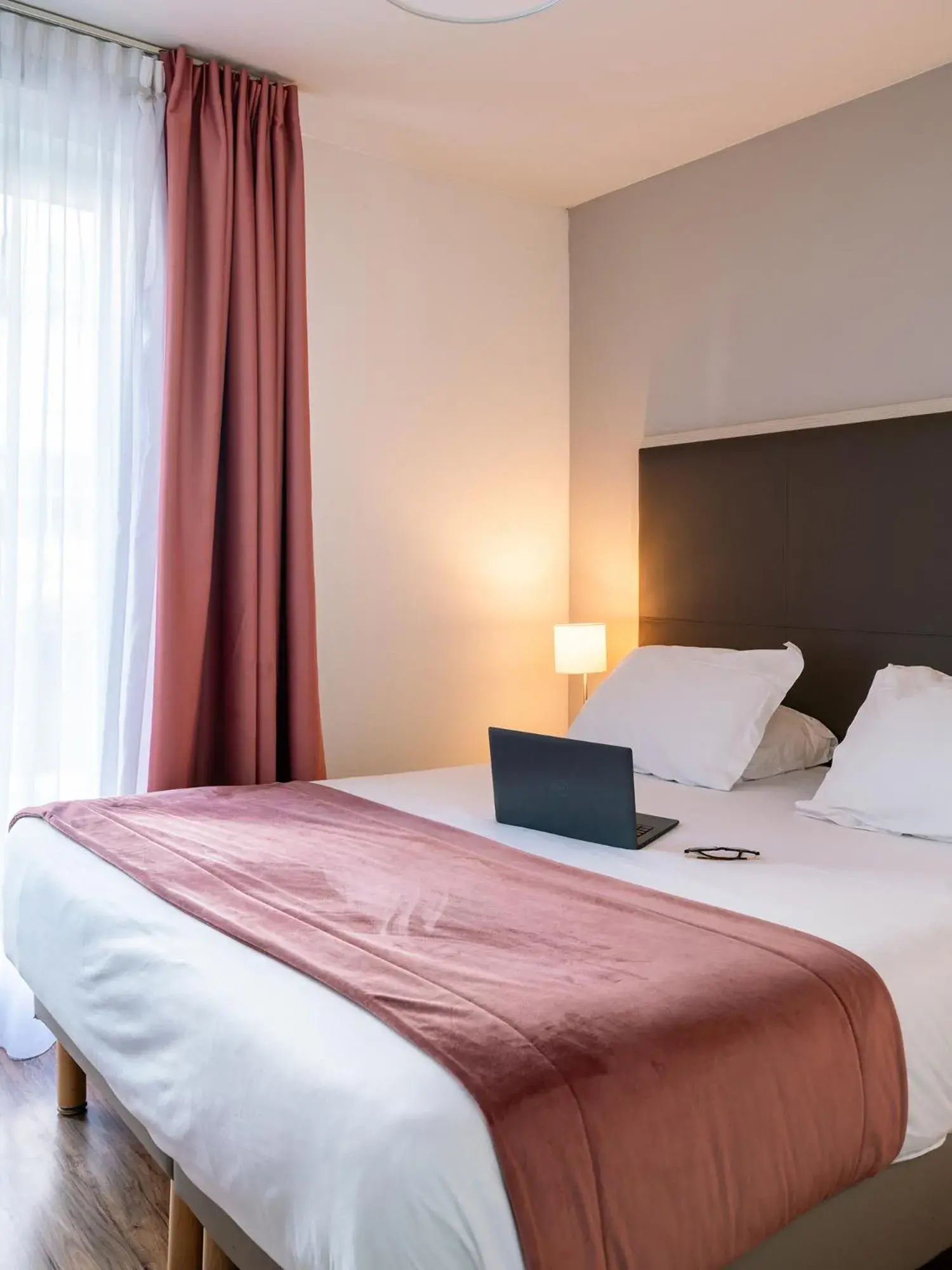 Bed in Séjours & Affaires Caen Le Clos Beaumois Bed in Séjours & Affaires Caen Le Clos Beaumois