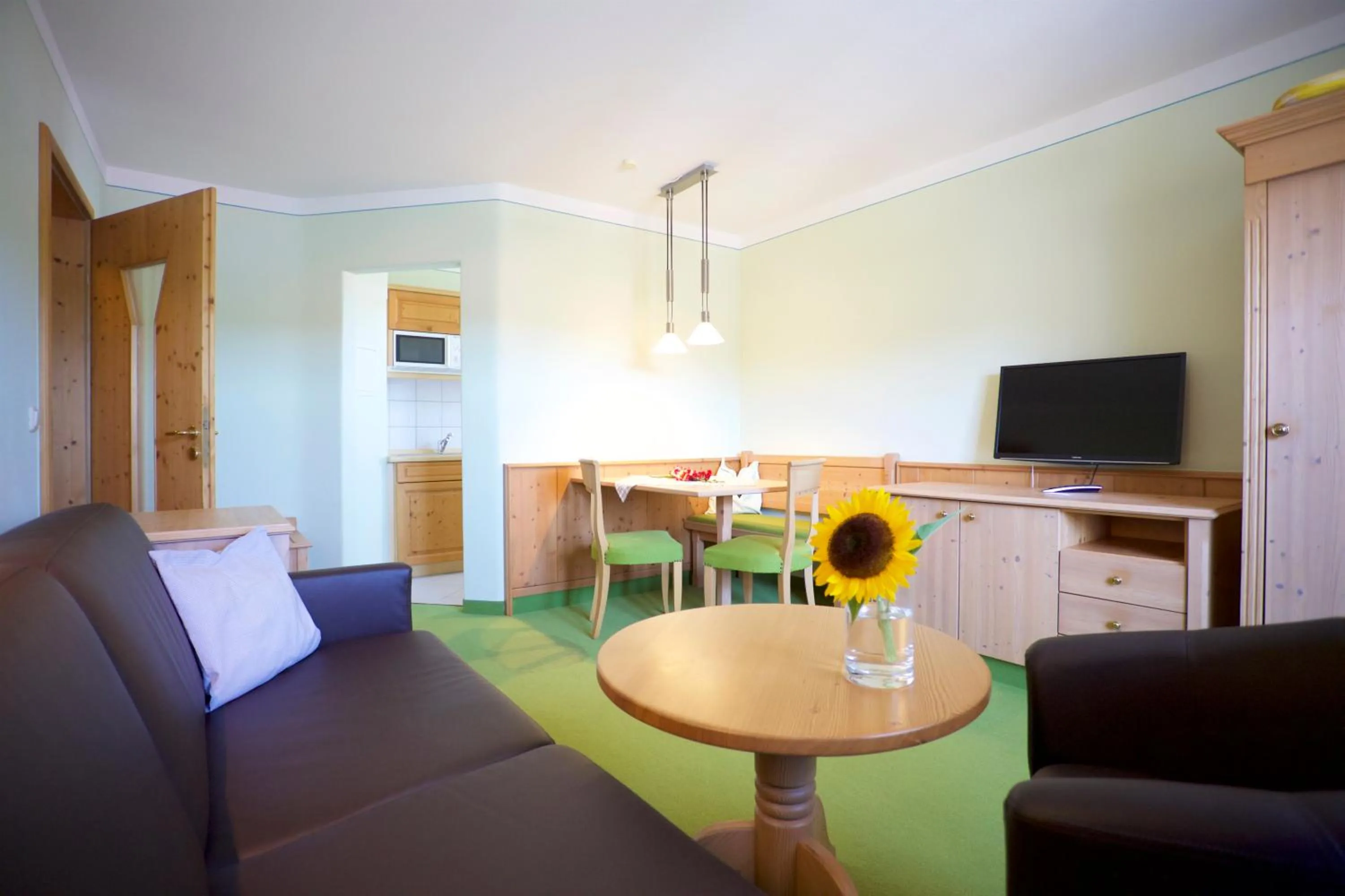 Photo of the whole room in Hotel Salzburger Hof