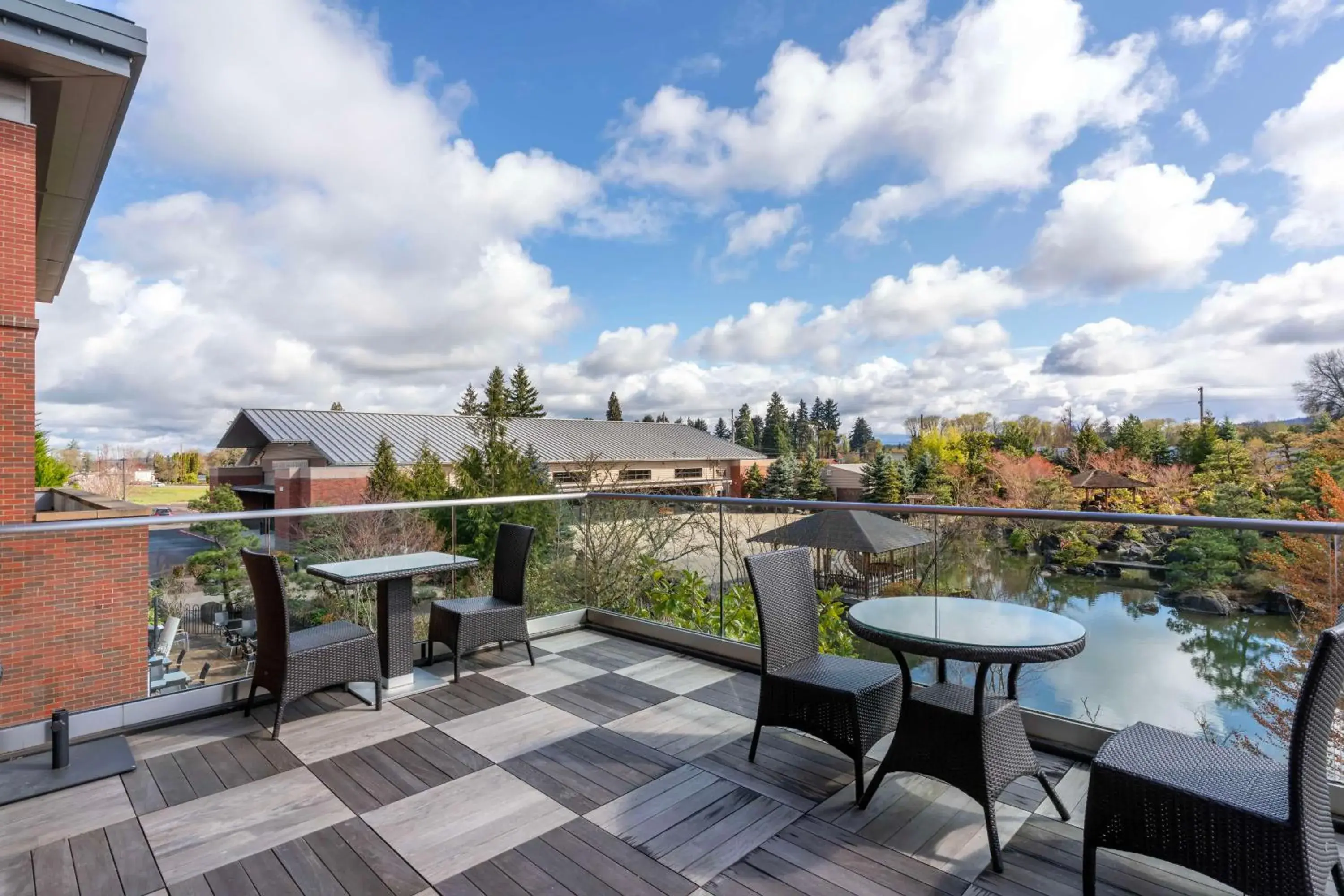 Property building in Best Western Premier Boulder Falls Inn Property building in Best Western Premier Boulder Falls Inn