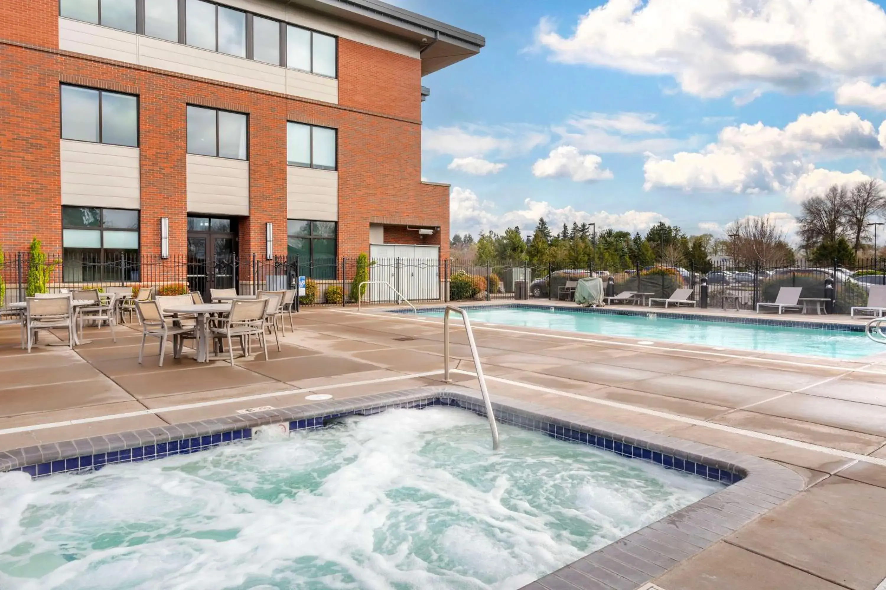 Pool view in Best Western Premier Boulder Falls Inn Pool view in Best Western Premier Boulder Falls Inn