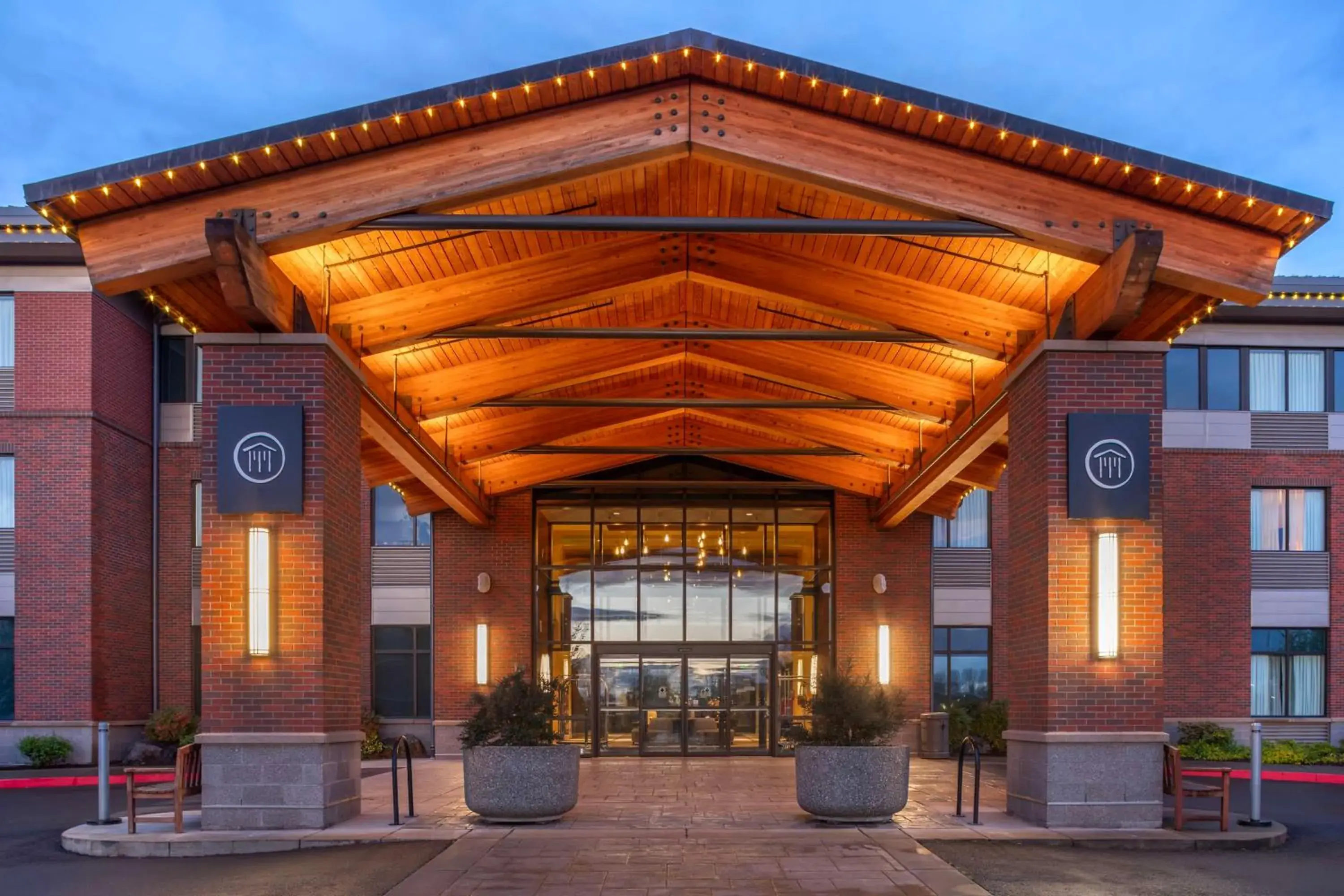 Property building in Best Western Premier Boulder Falls Inn Property building in Best Western Premier Boulder Falls Inn