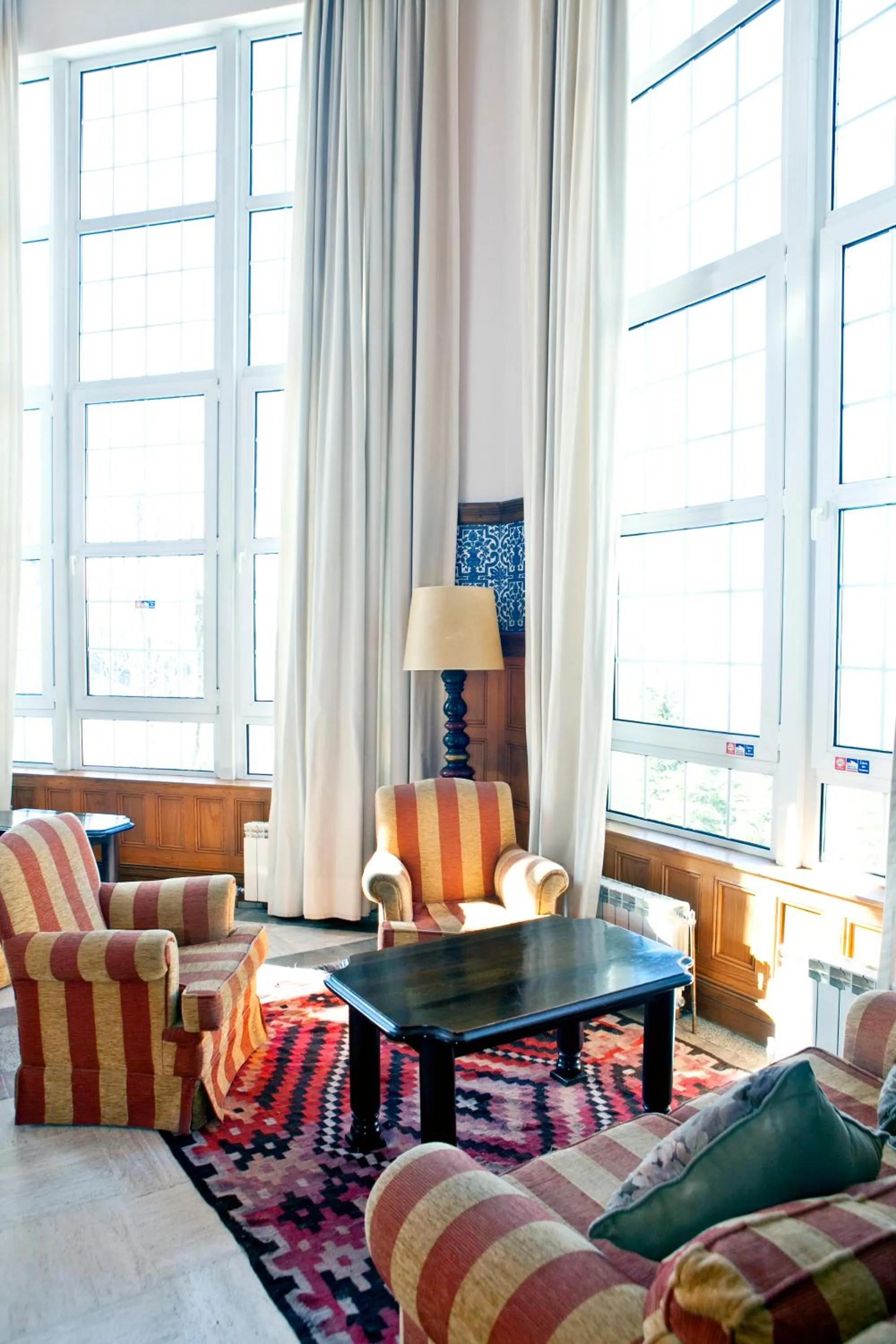 Communal lounge/ TV room in Hotel Apartamentos Trevenque