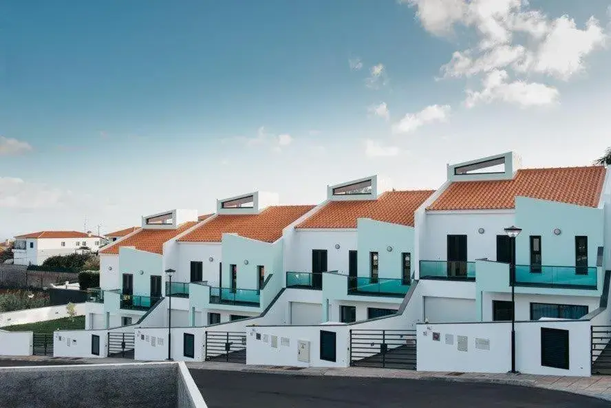 Three-Bedroom Villa in Vilas Mediterrâneo Three-Bedroom Villa in Vilas Mediterrâneo