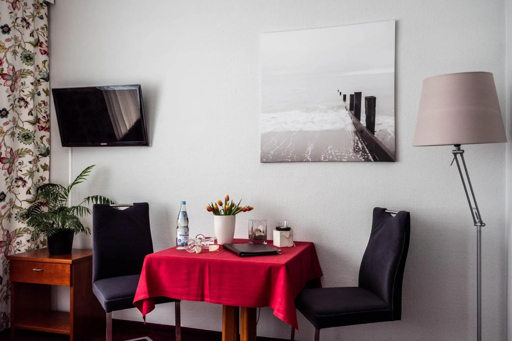 TV and multimedia in Garni Hotel & Appartements Nordstrand