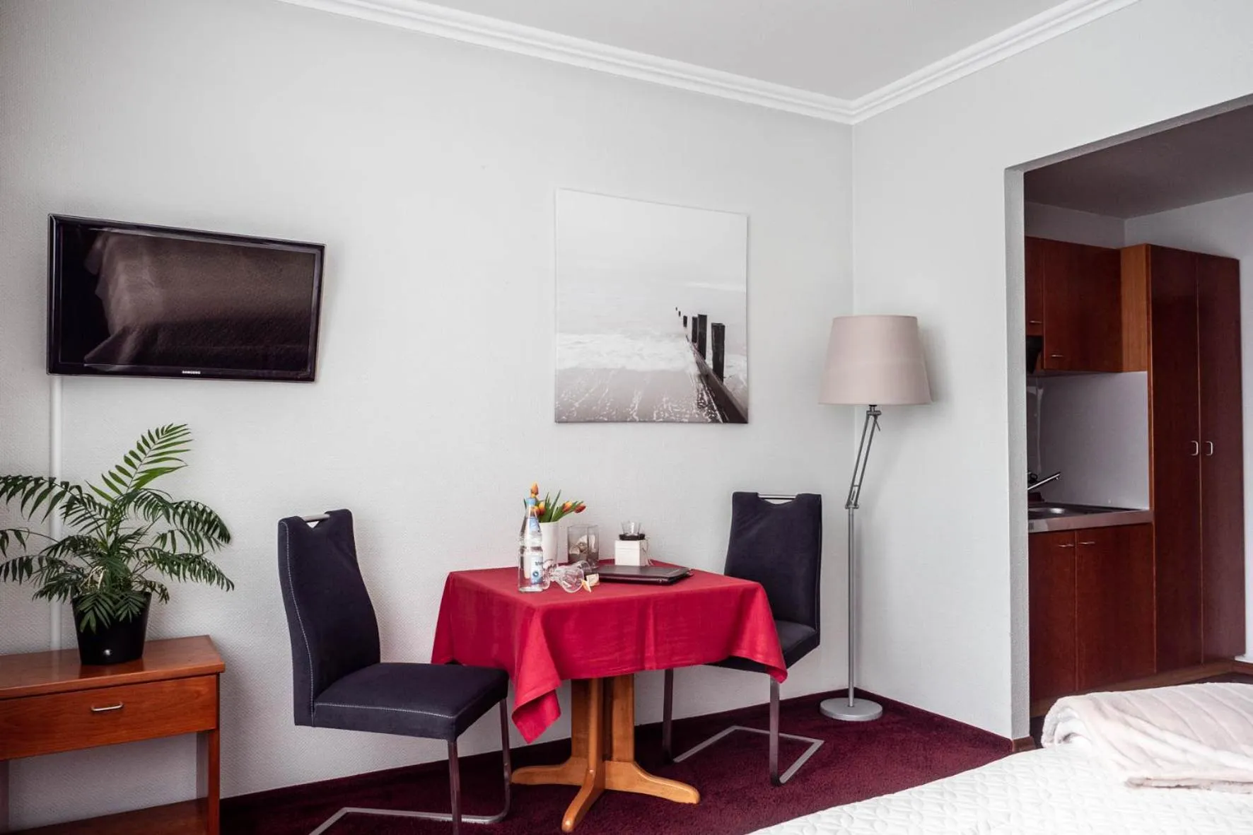 TV and multimedia in Garni Hotel & Appartements Nordstrand