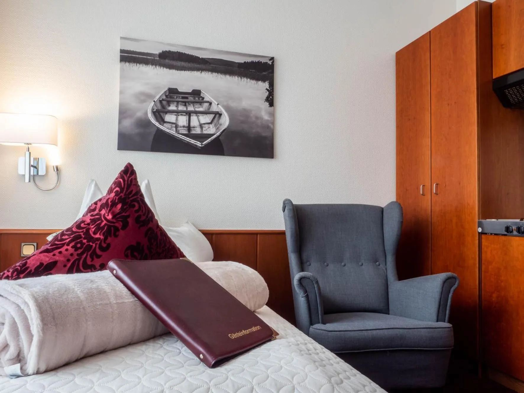 Photo of the whole room, Bed in Garni Hotel & Appartements Nordstrand