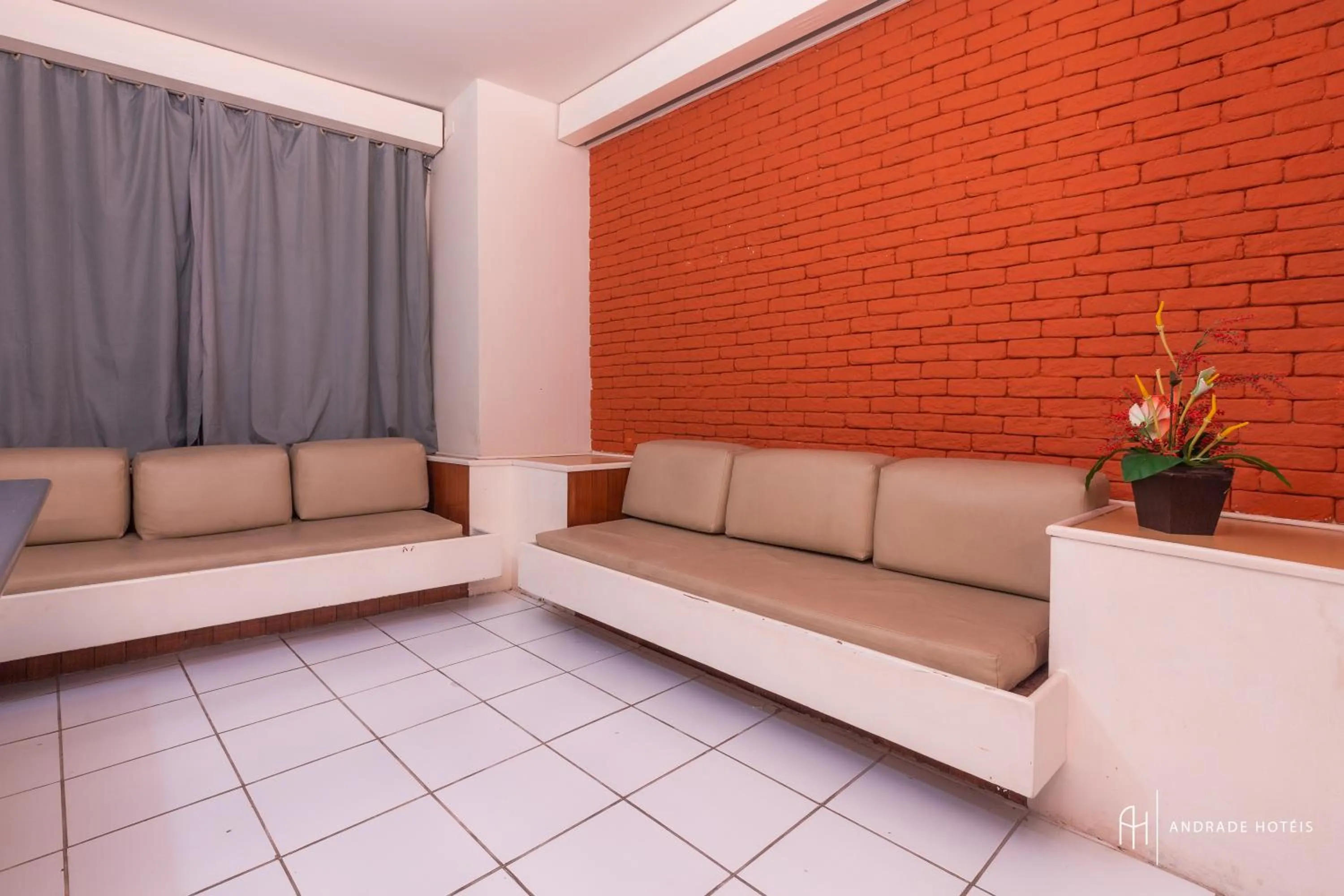 Photo of the whole room in Rede Andrade Plaza Recife