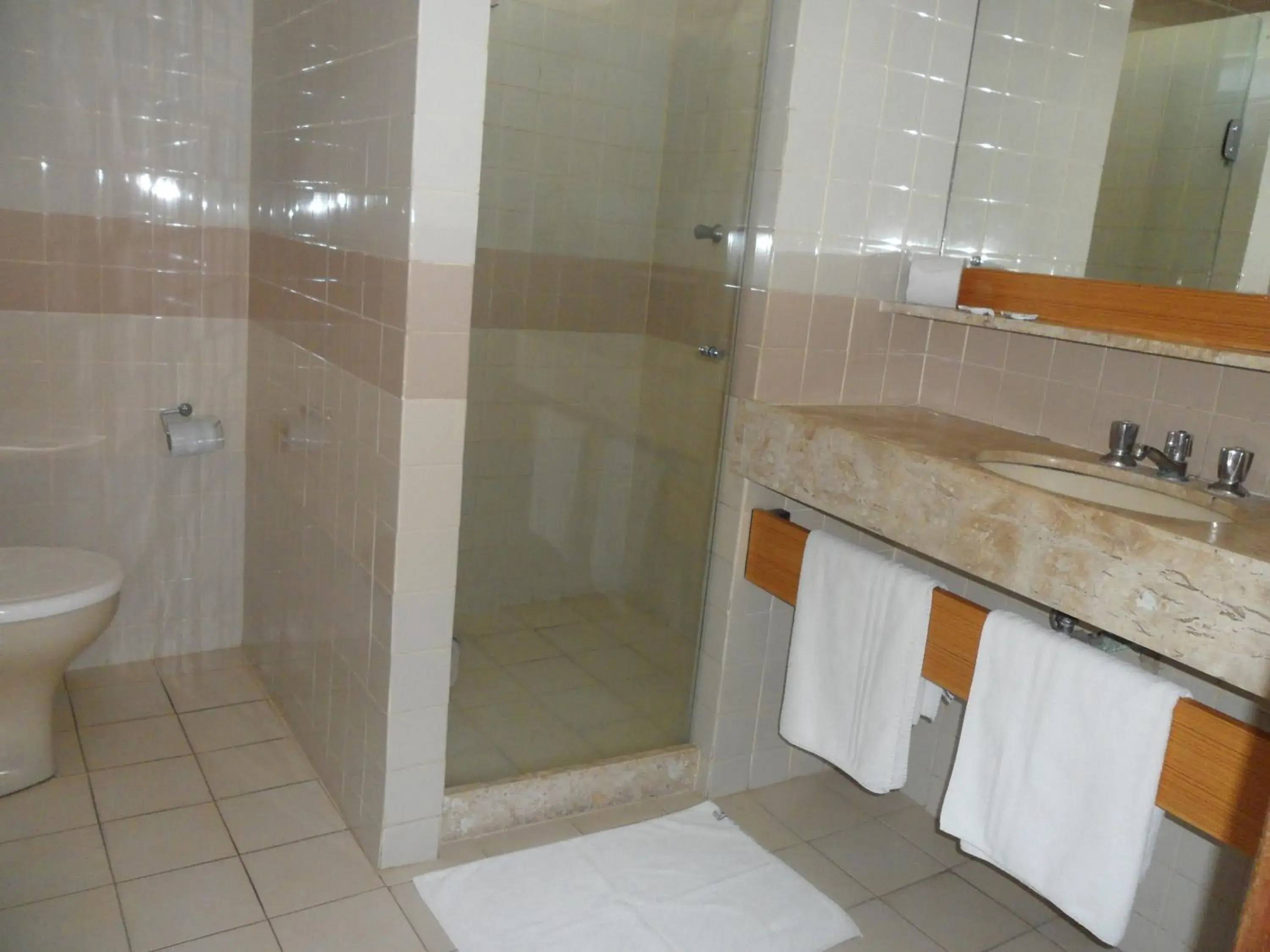 Bathroom in Rede Andrade Plaza Recife Bathroom in Rede Andrade Plaza Recife