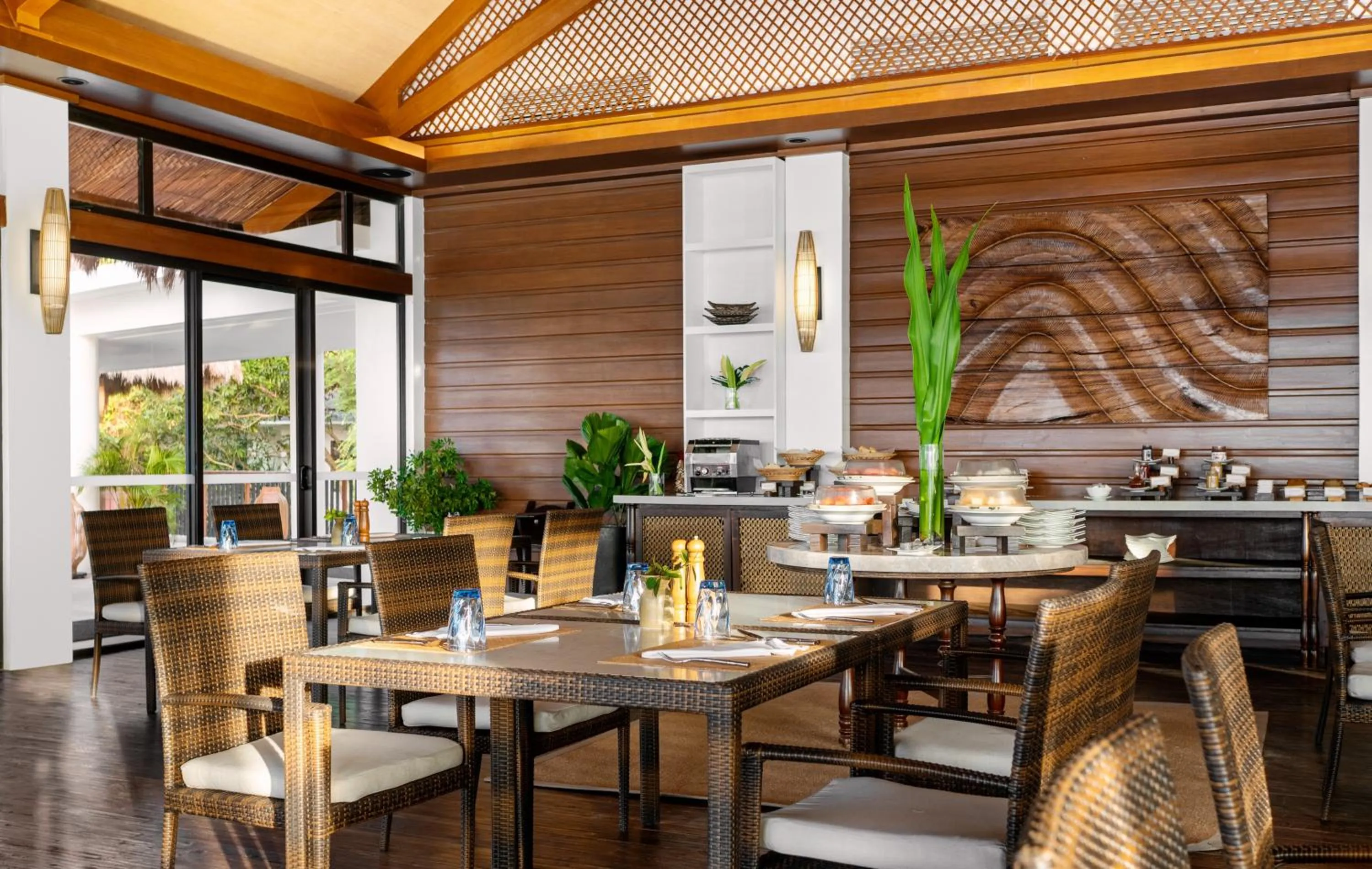 Restaurant/places to eat in El Nido Resorts Pangulasian Island